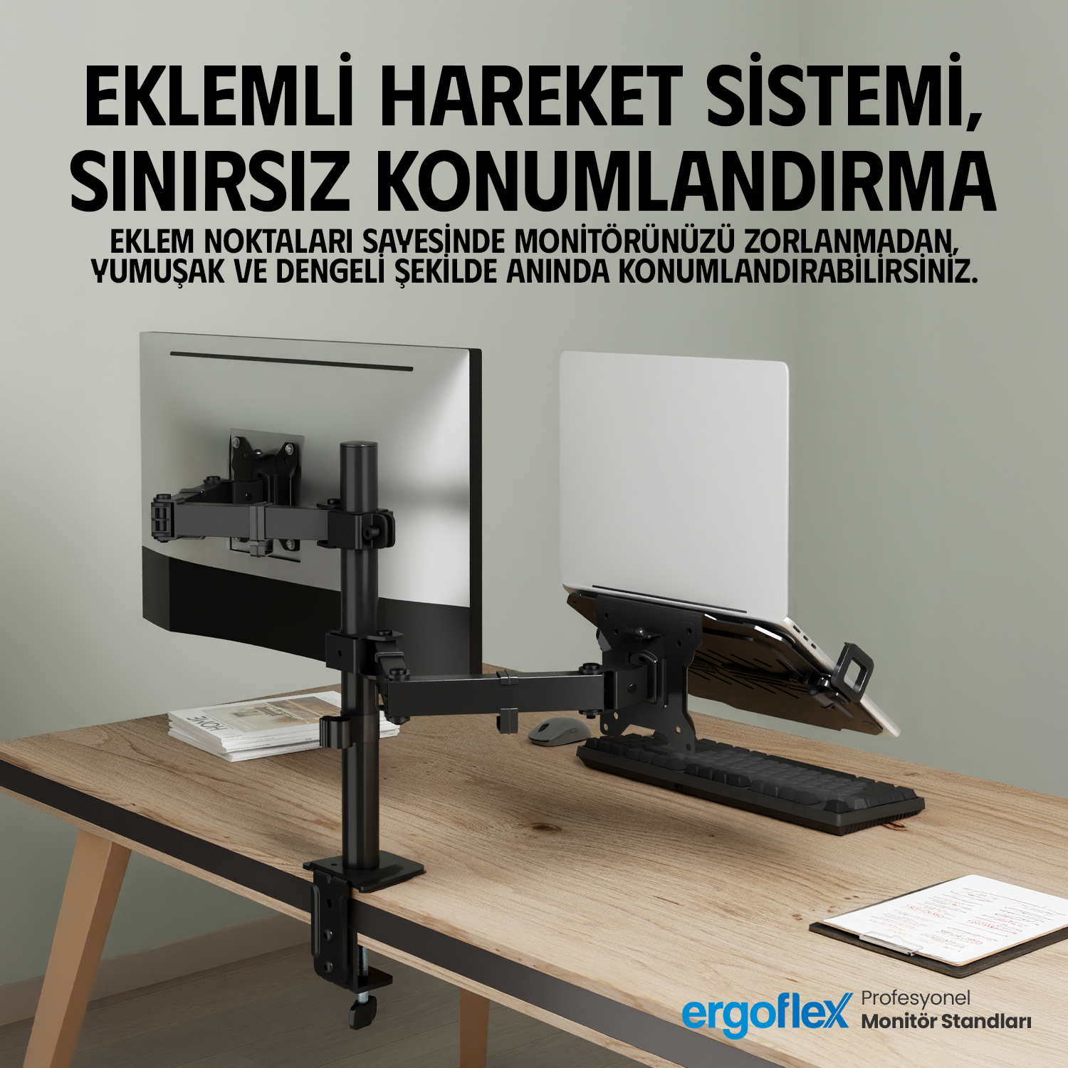 Ahşap masada dizüstü bilgisayar ve klavyeli siyah ayarlanabilir çift monitör kolu.