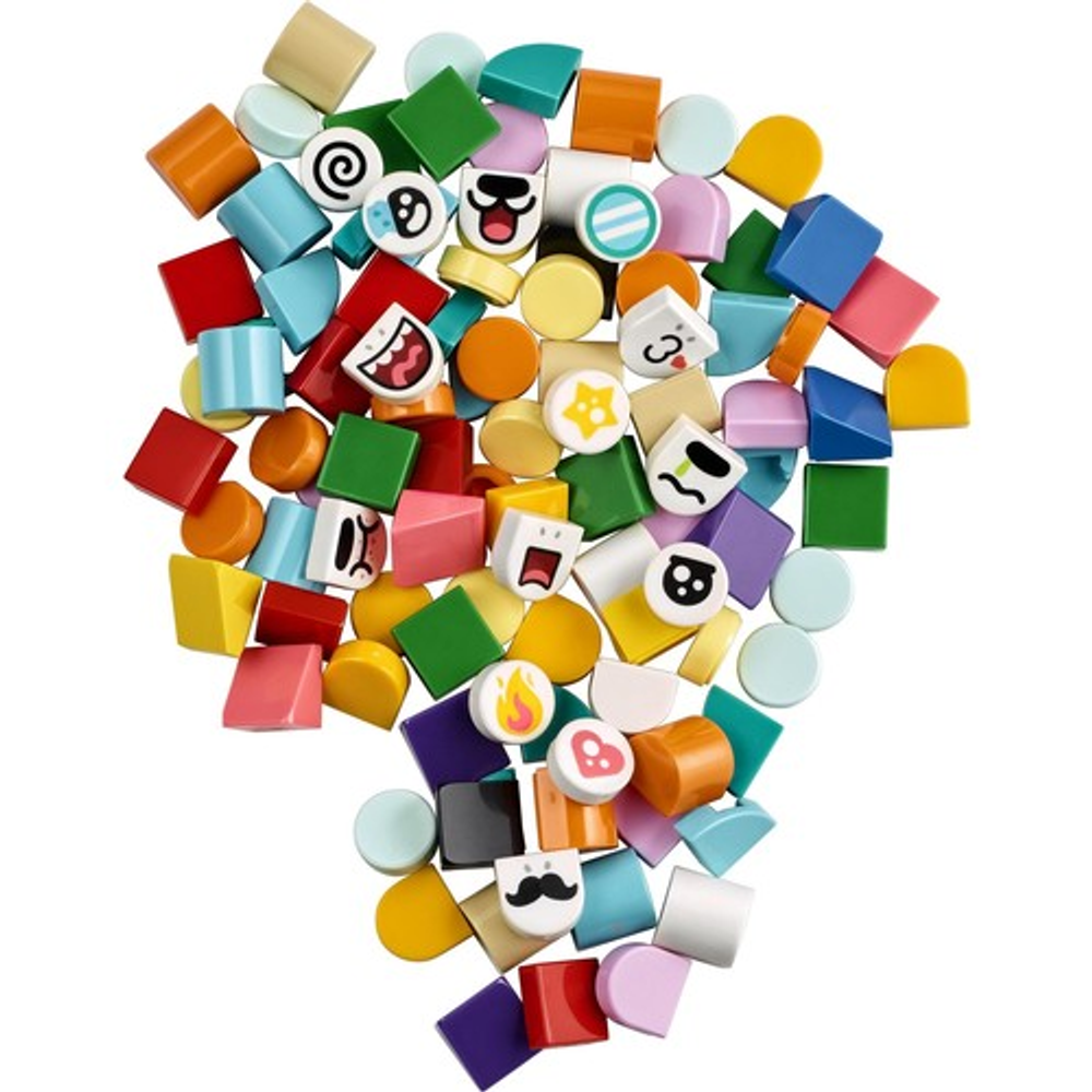 Blocs de construction colorés avec divers visages et formes.