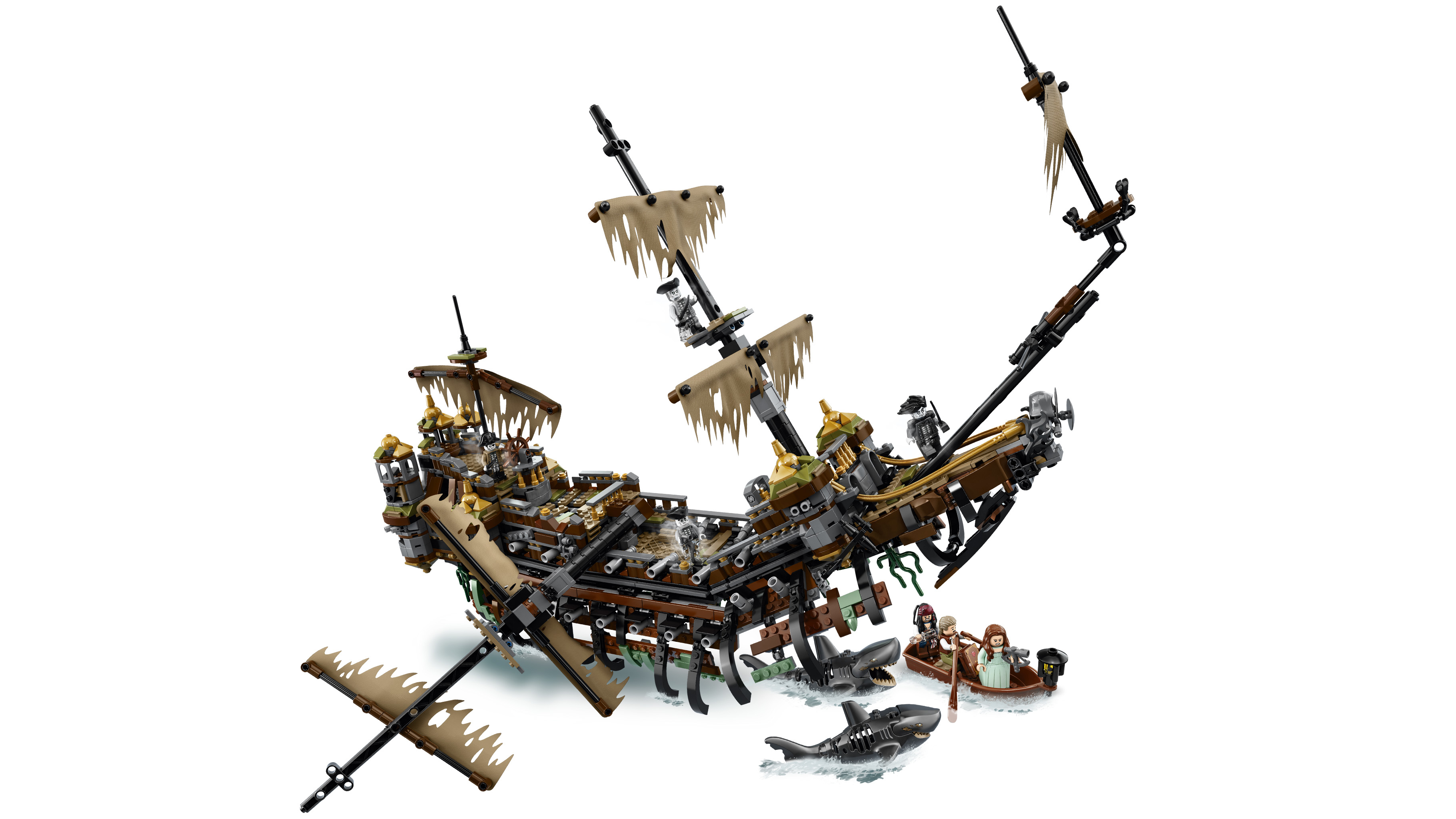 Szczegółowy model statku pirackiego Lego z postrzępionymi żaglami, armatami i ludzikami.