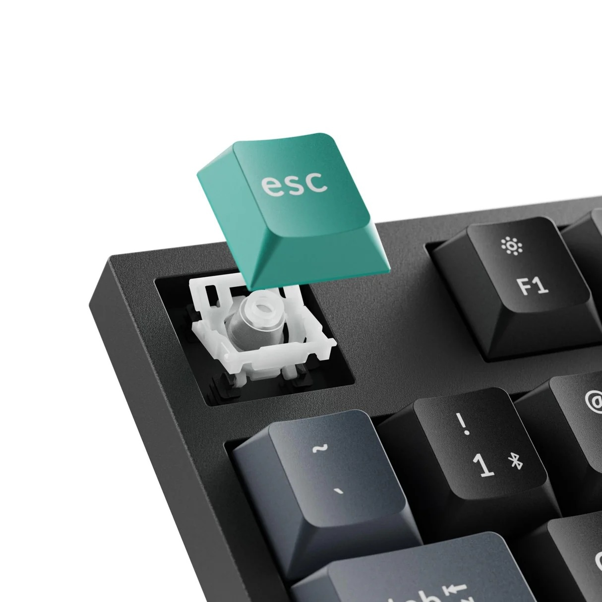 Turkusowy klawisz ESC jest zdejmowany z klawiatury mechanicznej.