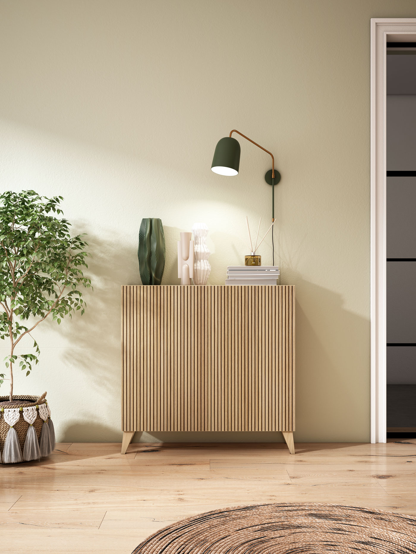 Un mueble de madera con jarrones decorativos y una lámpara al lado.