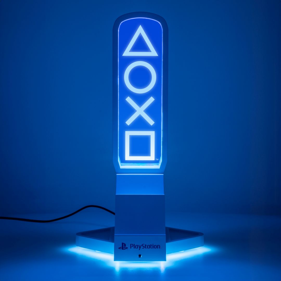 Eine blaue PlayStation-Lampe mit den Symbolen Dreieck, Kreis, Kreuz und Quadrat.