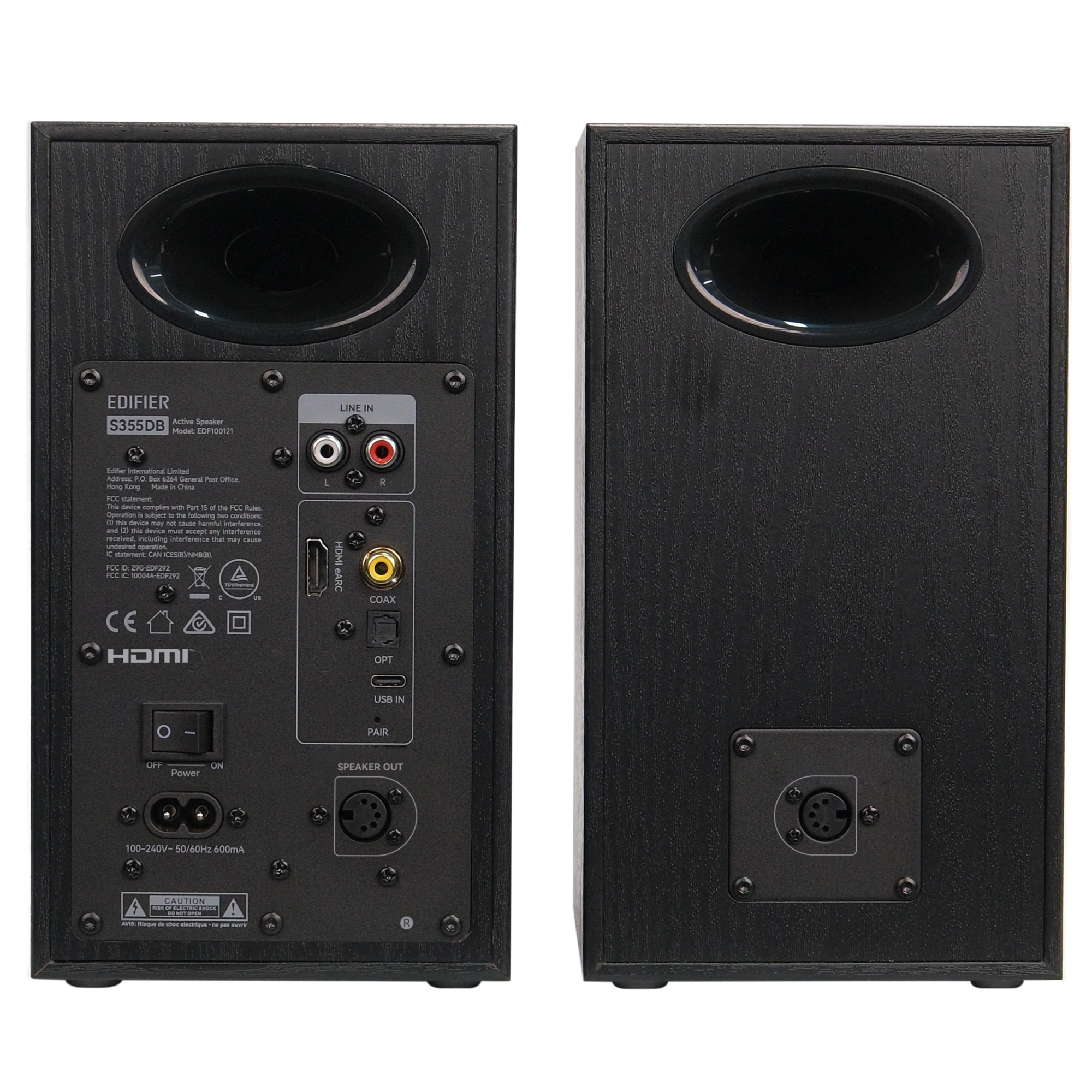 Zwei schwarze Edifier S355DB Lautsprecher mit Anschlüssen und Beschriftungen auf der Rückseite.