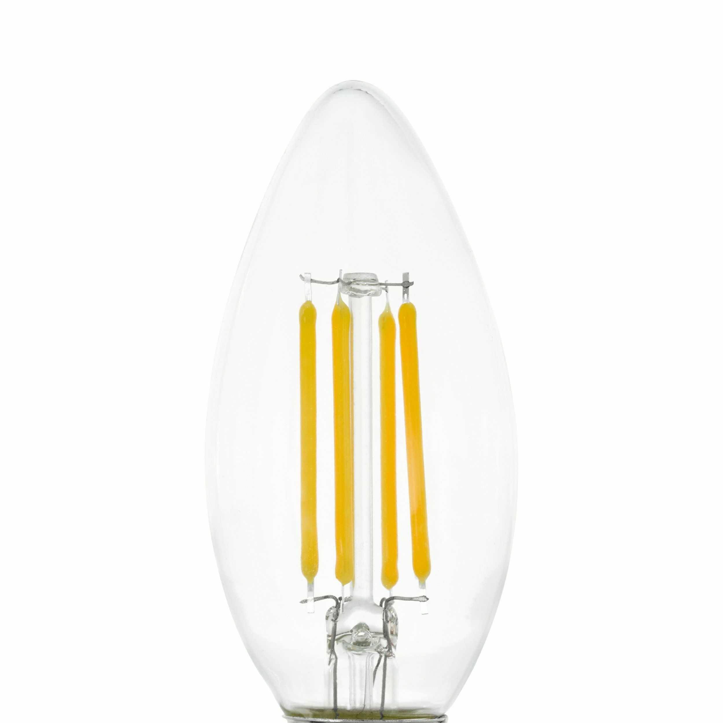 Primo piano di una lampadina LED trasparente a forma di goccia con quattro filamenti gialli.