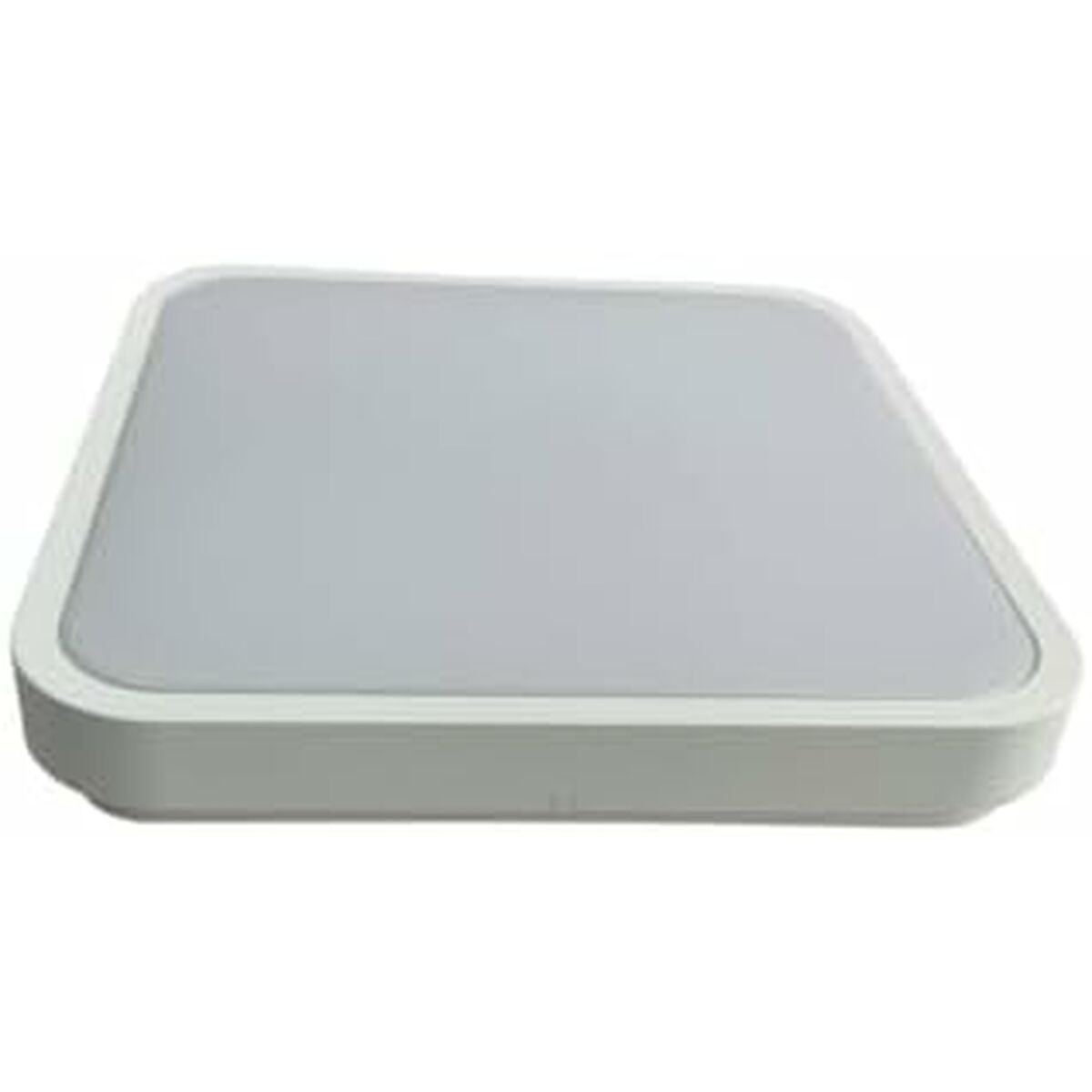 Una luce rettangolare piatta con cornice bianca e diffusore grigio.