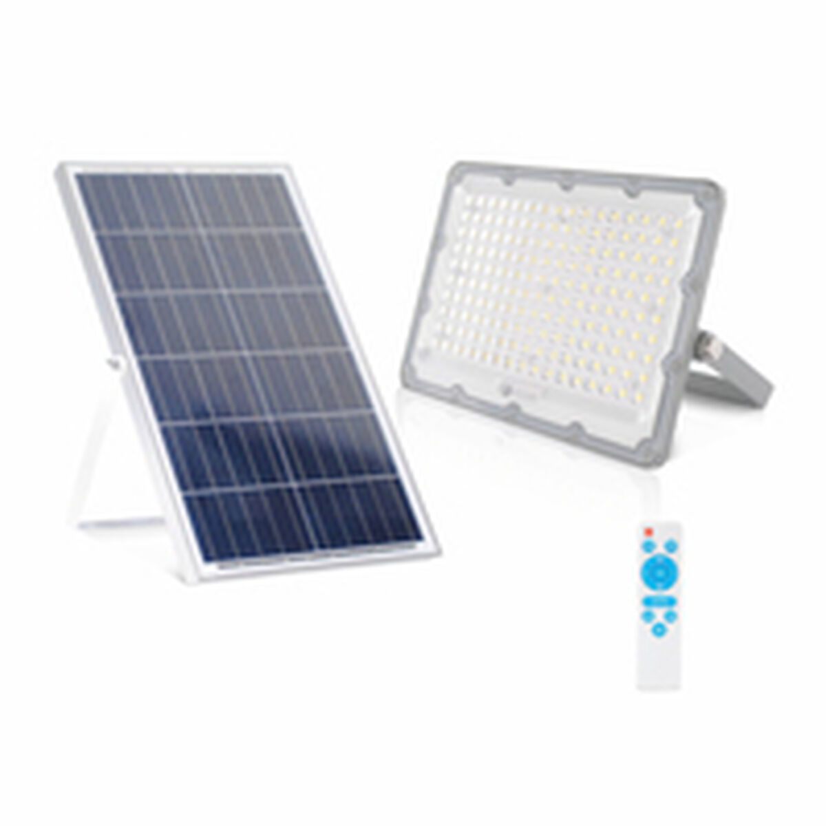 Un pannello solare, un faretto a LED e un telecomando su sfondo bianco.