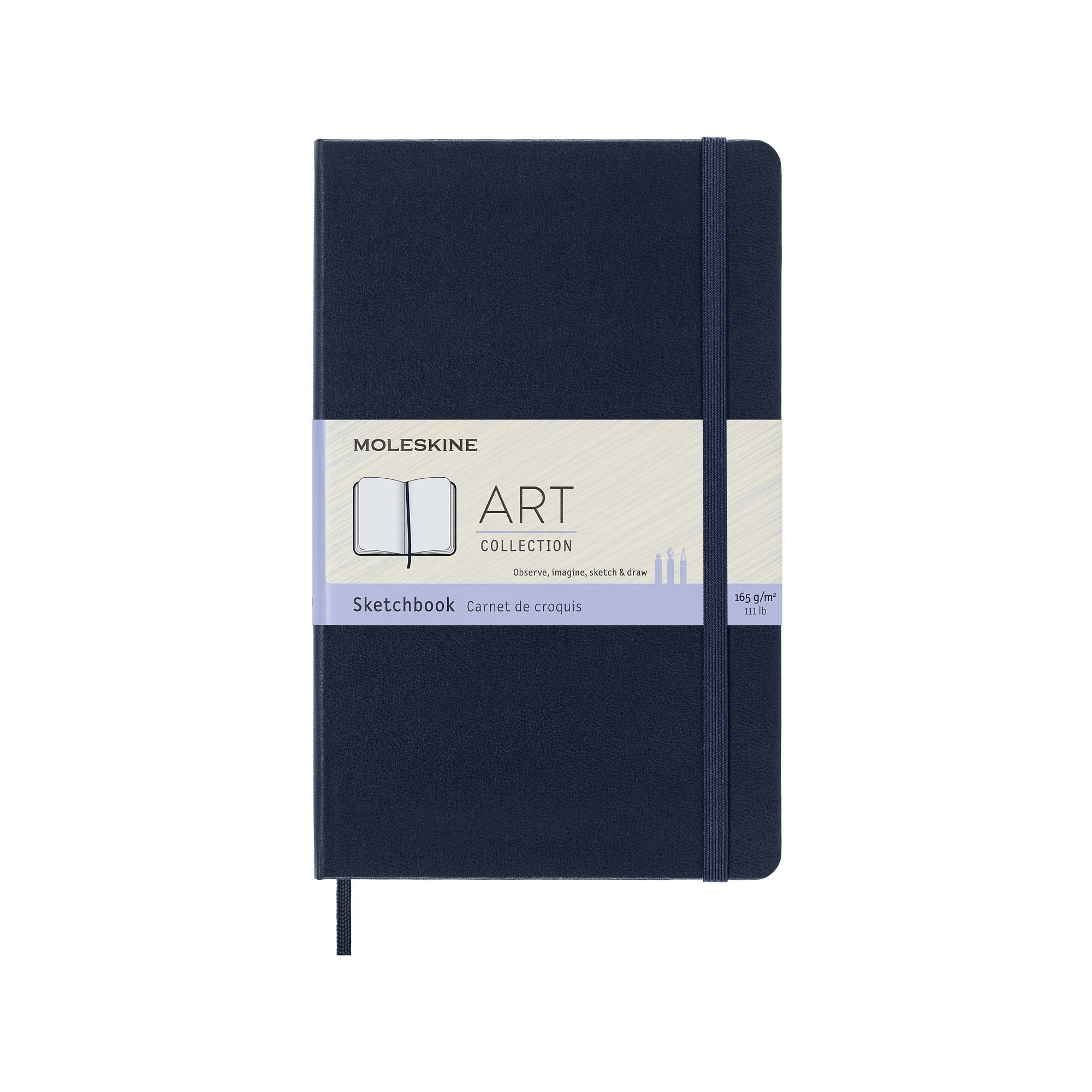 Ein geschlossenes, dunkelblaues Moleskine Skizzenbuch mit Gummiband und Papierband.