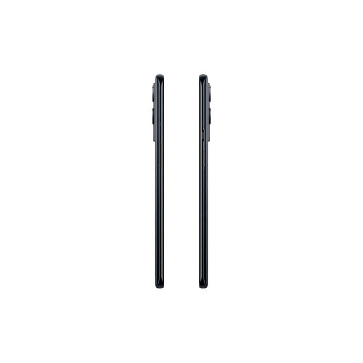Deux smartphones noirs côte à côte sur fond blanc.