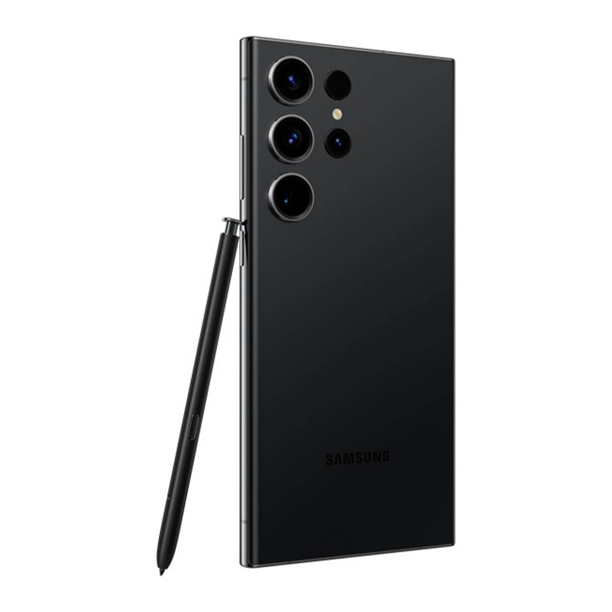 Czarny smartfon Samsung ze stylusem i czterema aparatami na białym tle.