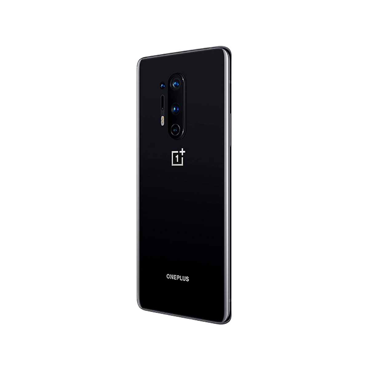 Achterkant van een zwarte OnePlus smartphone met drie camera's en logo.