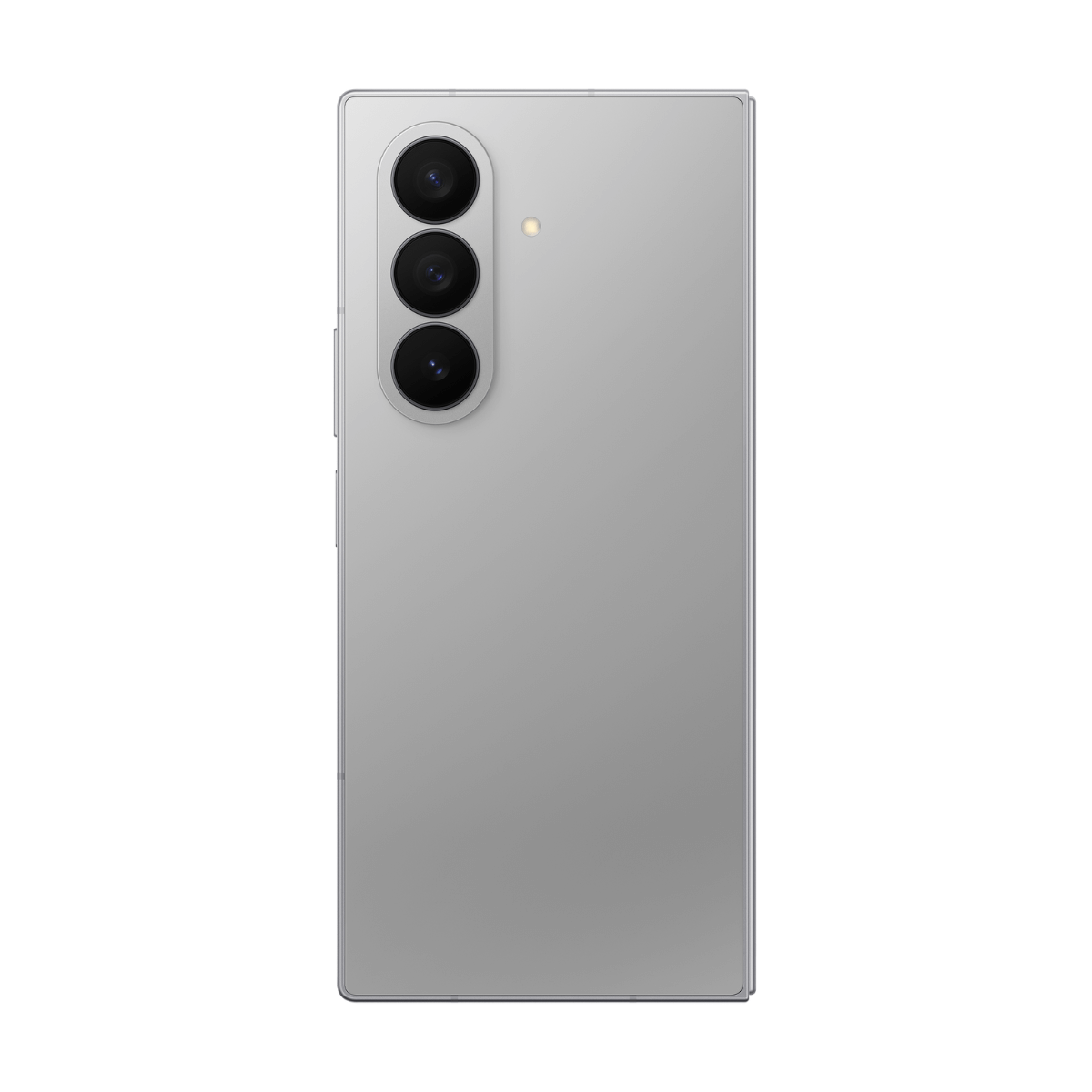 Rückseite eines silbernen Smartphones mit drei Kameralinsen und einem Blitz.