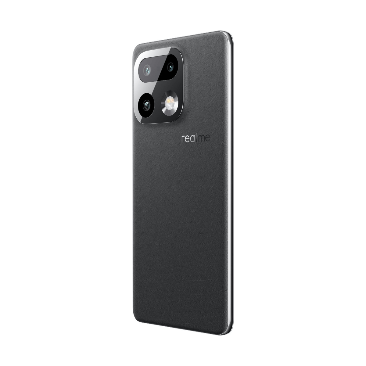 Ein dunkles Realme-Smartphone mit drei Kameralinsen auf der Rückseite.