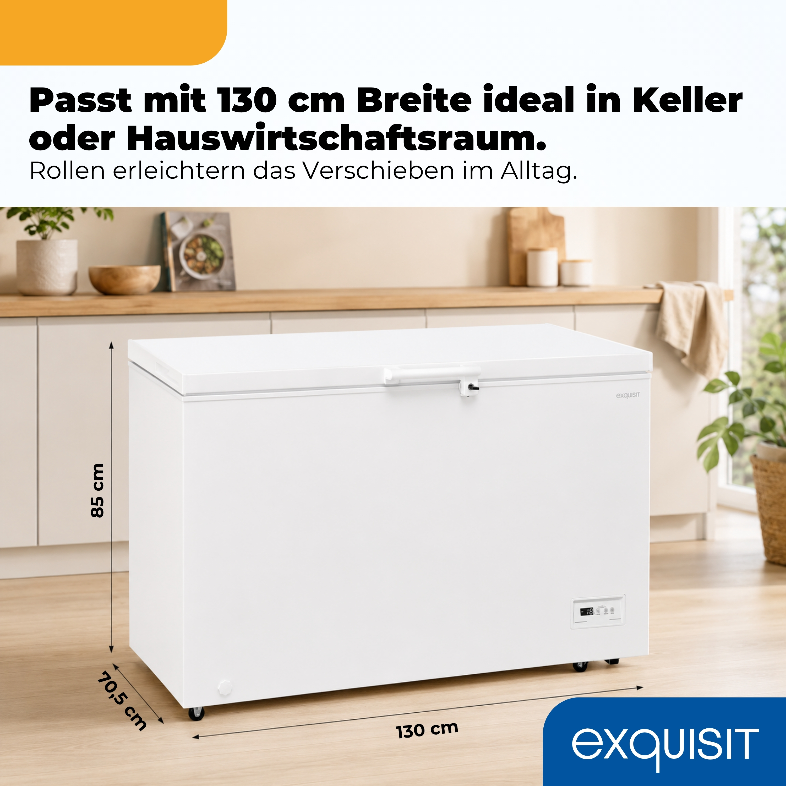 Ein weißer Truhengefrierschrank mit den Maßen 130x85x70,5 cm steht auf einem Holzboden.