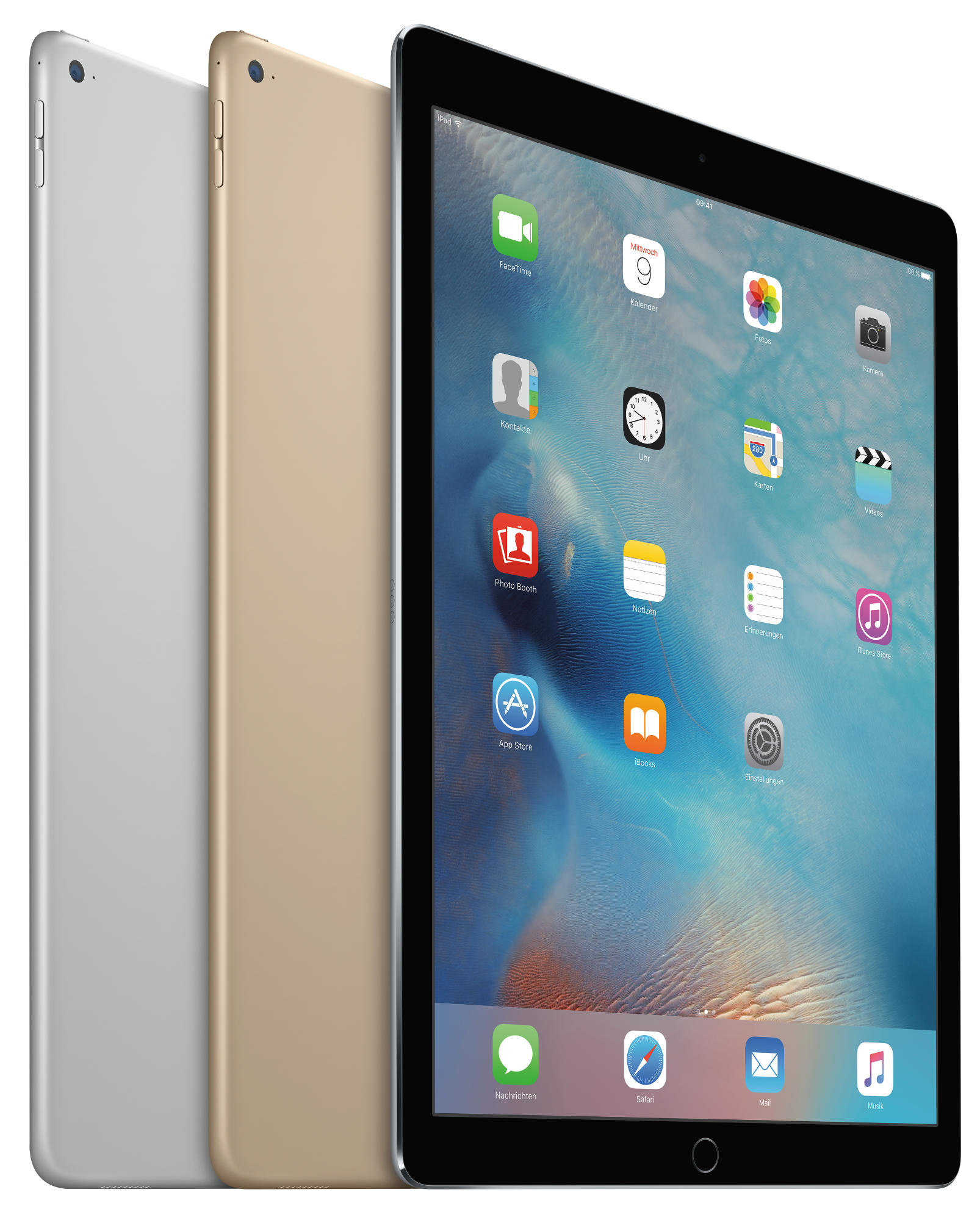 Tres iPads en plateado, dorado y negro uno al lado del otro sobre fondo blanco.