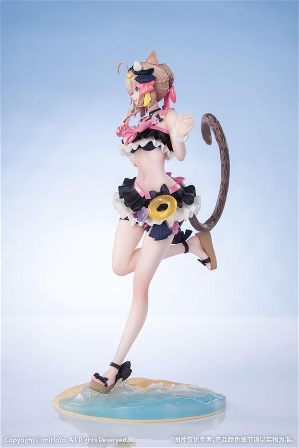 Eine Figur mit Katzenohren in einem Bikini steht auf einer Sandinsel im Meer.