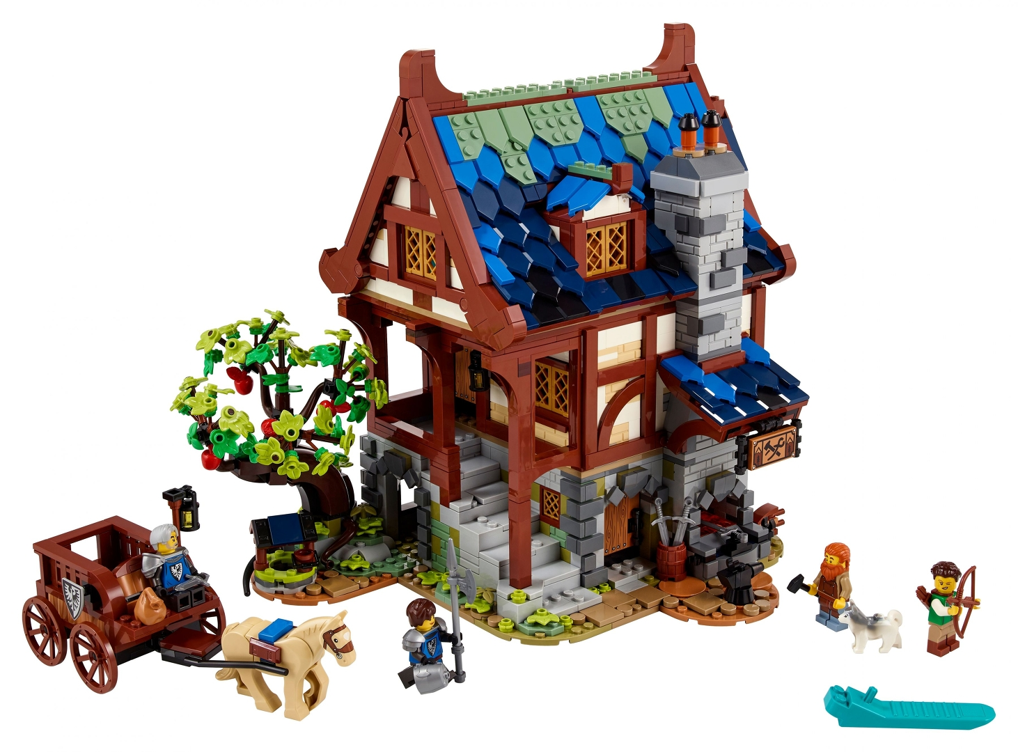 Lego mittelalterliche Dorf-Szene mit Haus, Baum, Kutsche, Pferd, Ritter, Schmied, Hund, Bogenschütze.