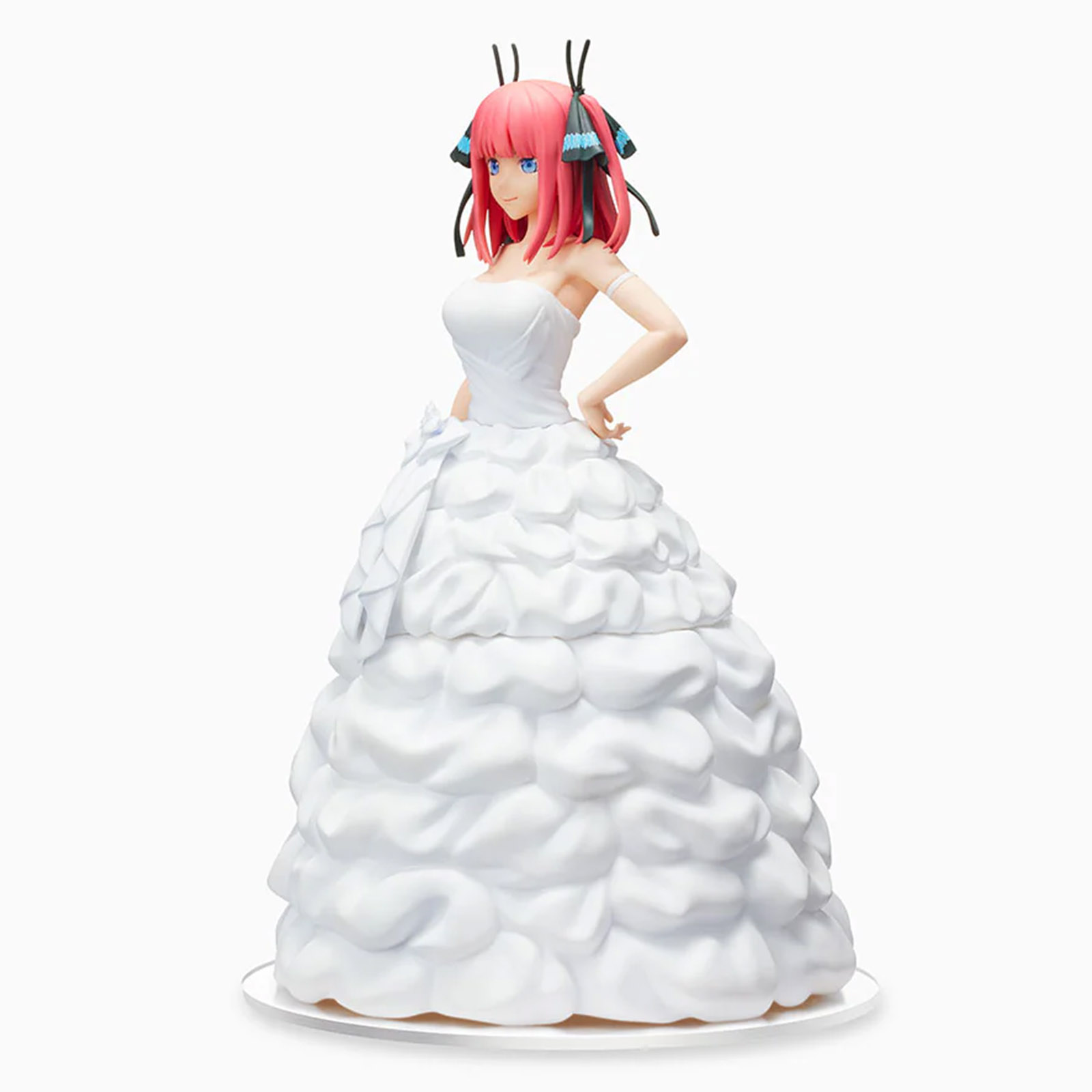 Anime-Figur in weißem Brautkleid mit pinken Haaren auf weißem Hintergrund.