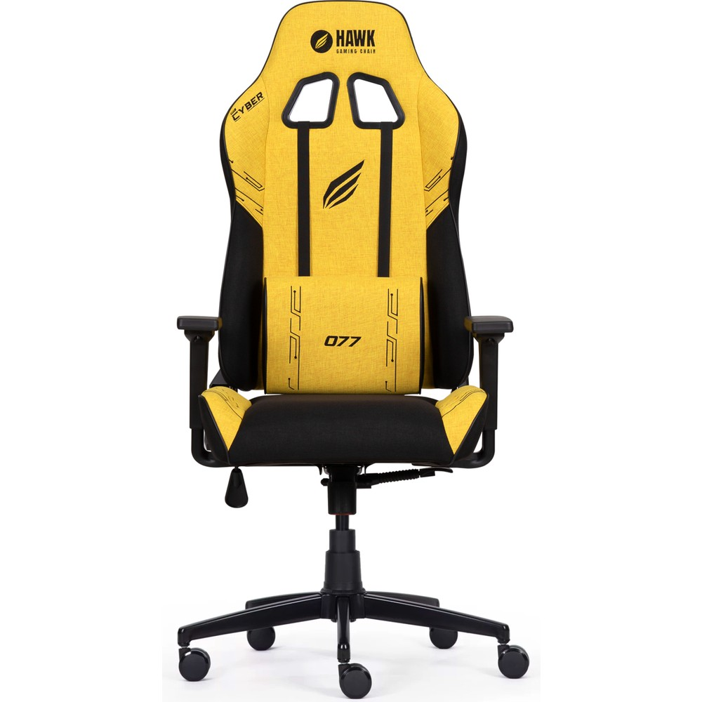 Sarı ve siyah oyuncu koltuğu, başlıkta HAWK logosu bulunur.