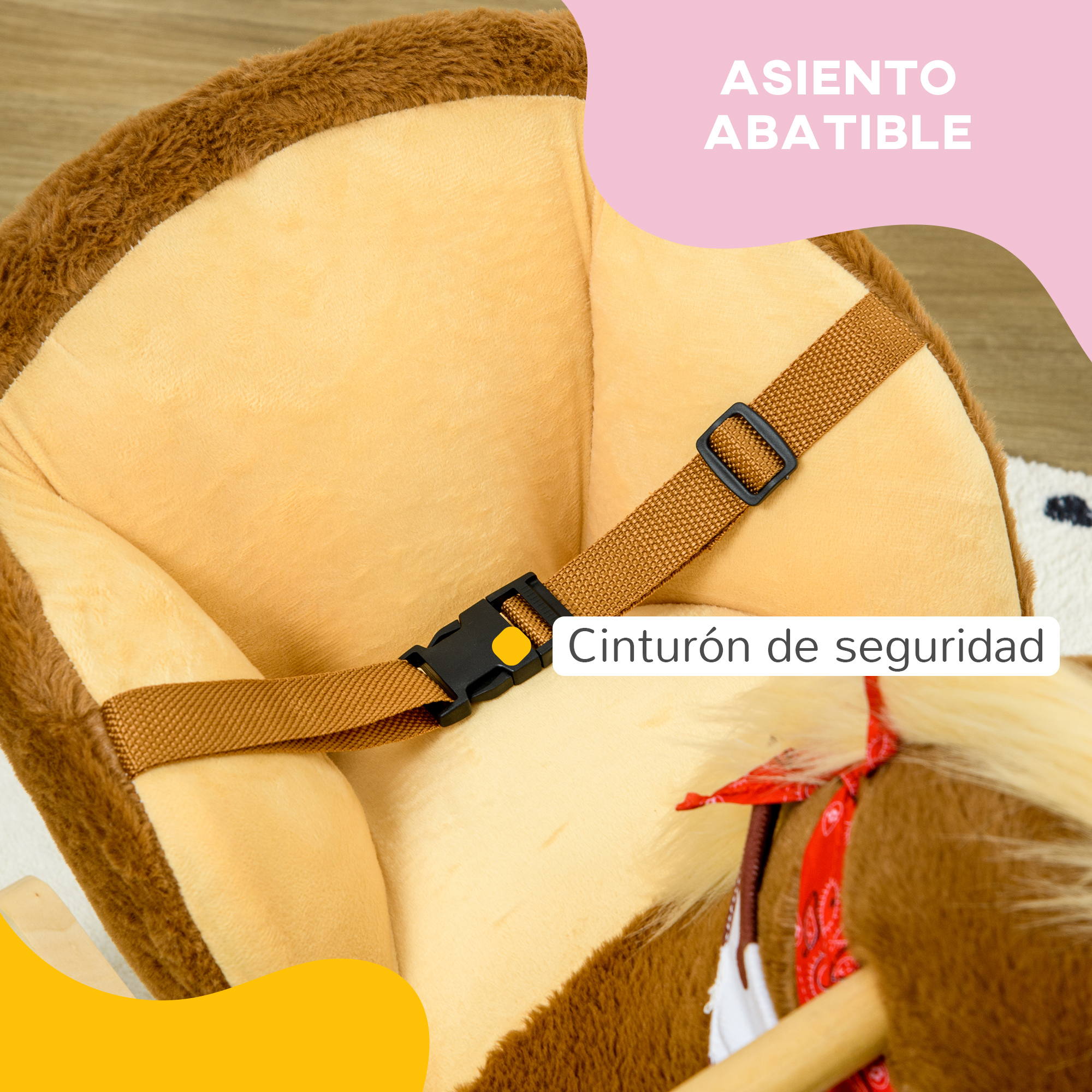 Caballo de peluche marrón con cinturón de seguridad y asiento.