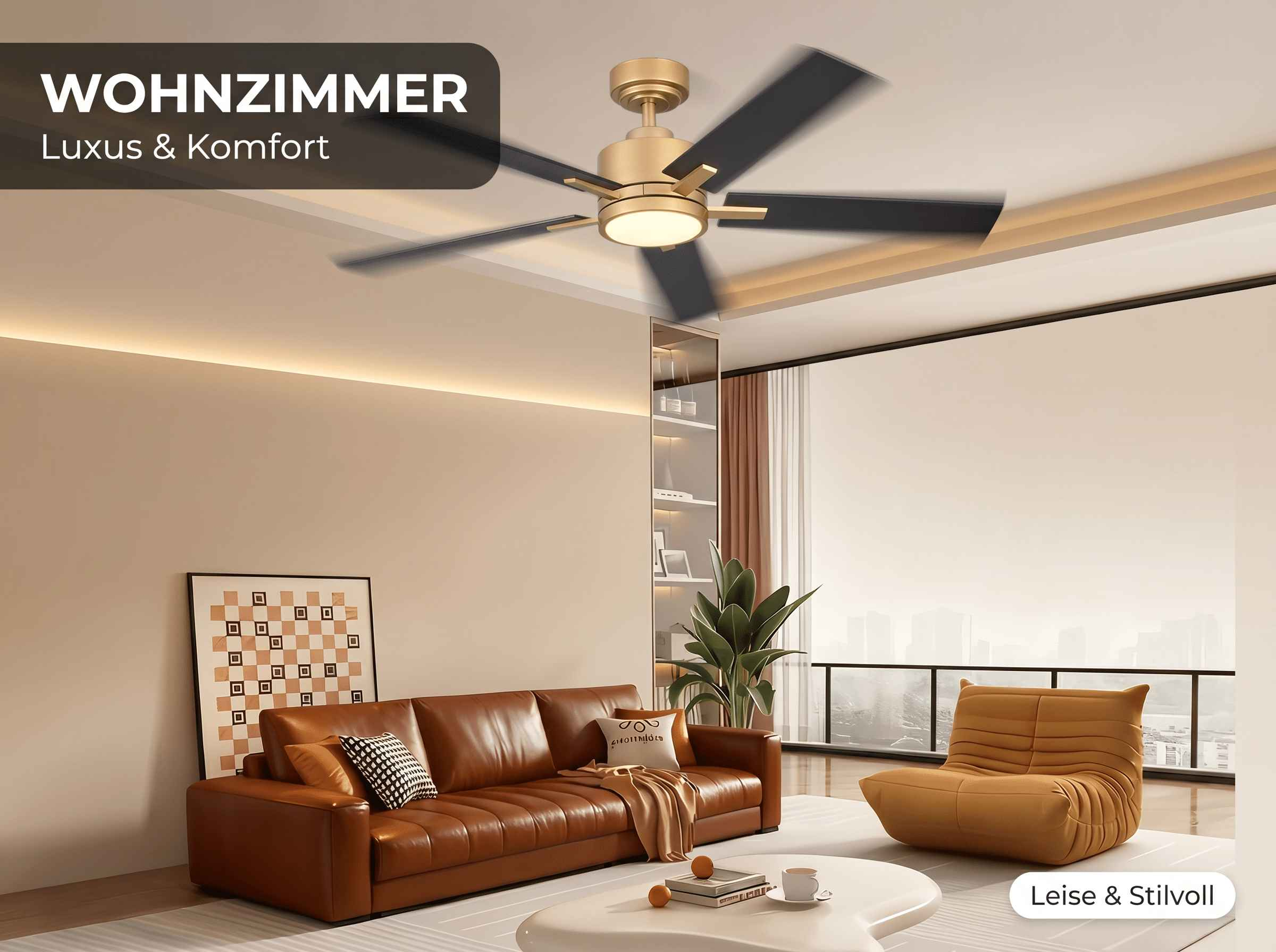Ein Wohnzimmer mit Ledersofa, Beistellstuhl, Deckenventilator und Regal.