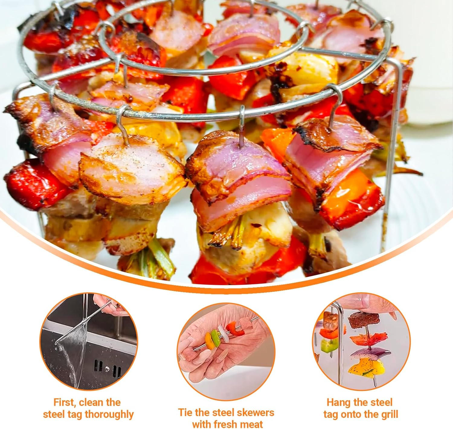 Fleisch- und Gemüsespieße auf einem Grillrost. Drei kleinere Bilder zeigen Reinigung, Spießen und Aufhängen.