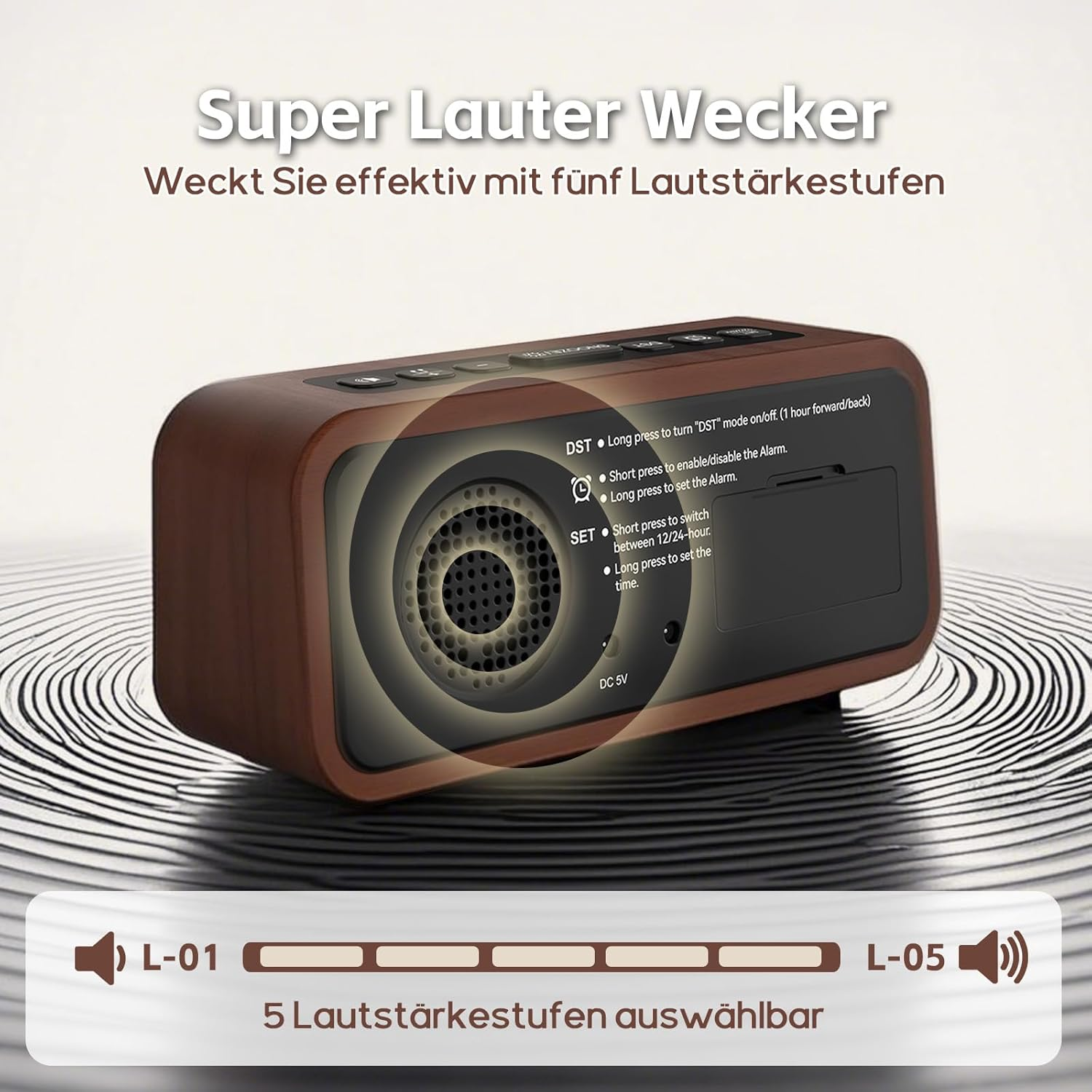 Ein brauner Digitalwecker mit Lautstärkeeinstellungen wird gezeigt.