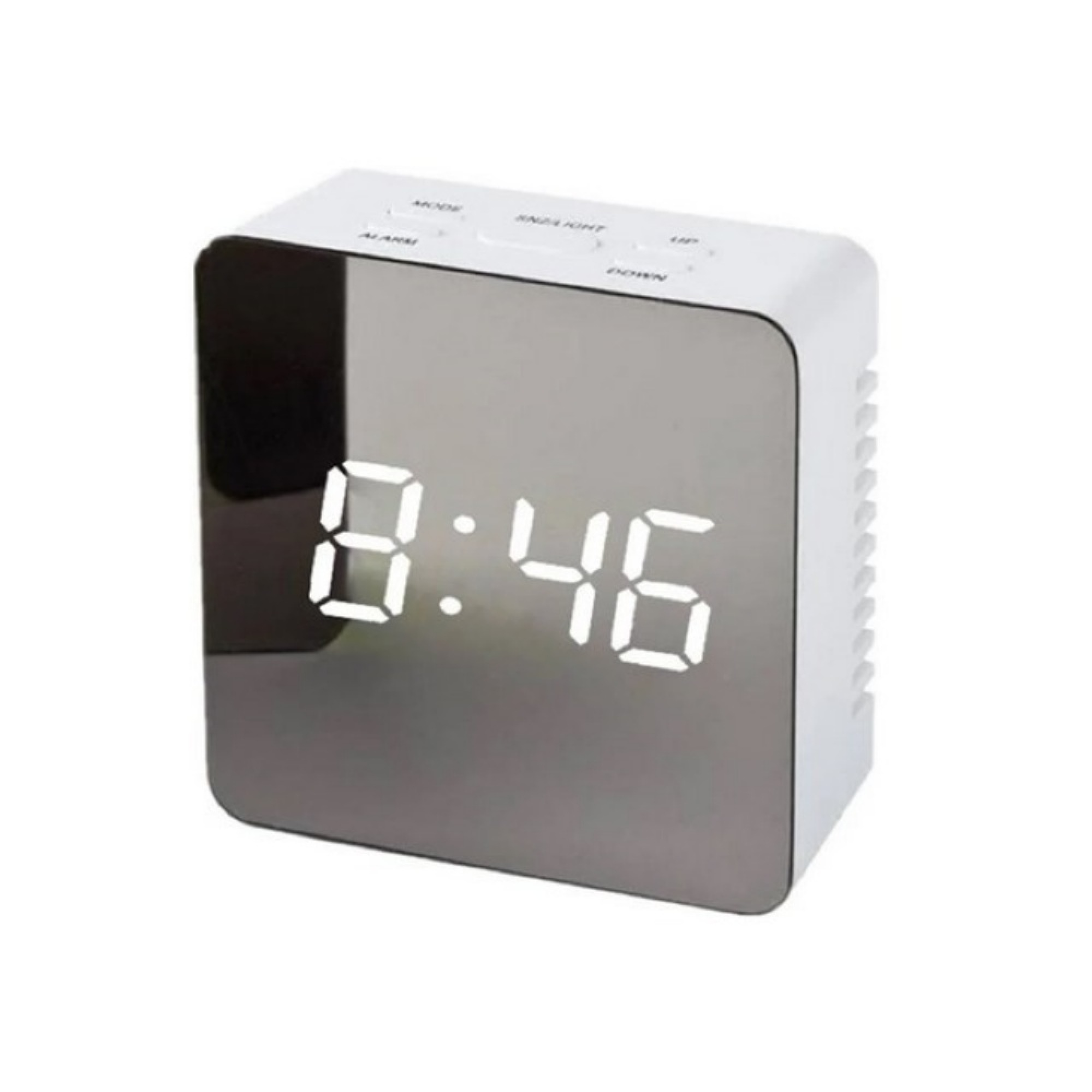 Ein weißer digitaler Wecker mit spiegelnder Vorderseite zeigt 8:46 an.