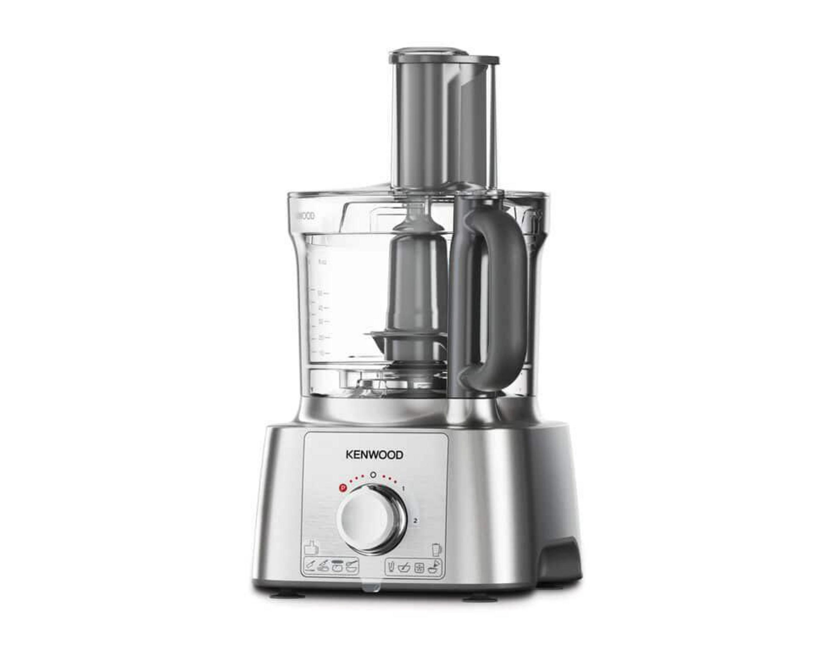 Un robot da cucina Kenwood argentato con ciotola trasparente e manico grigio.