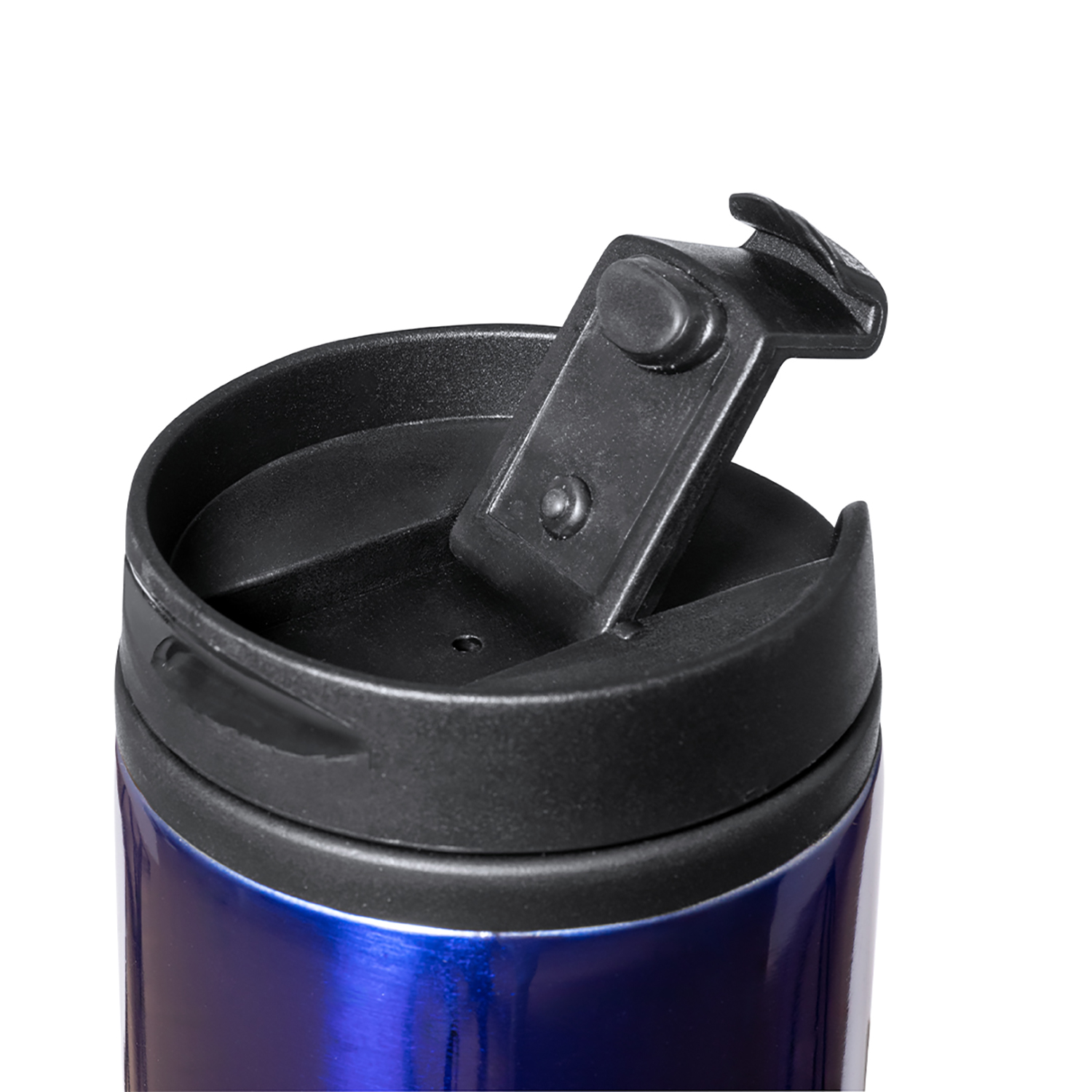 Taza de viaje azul con tapa negra abierta y mecanismo de bloqueo.