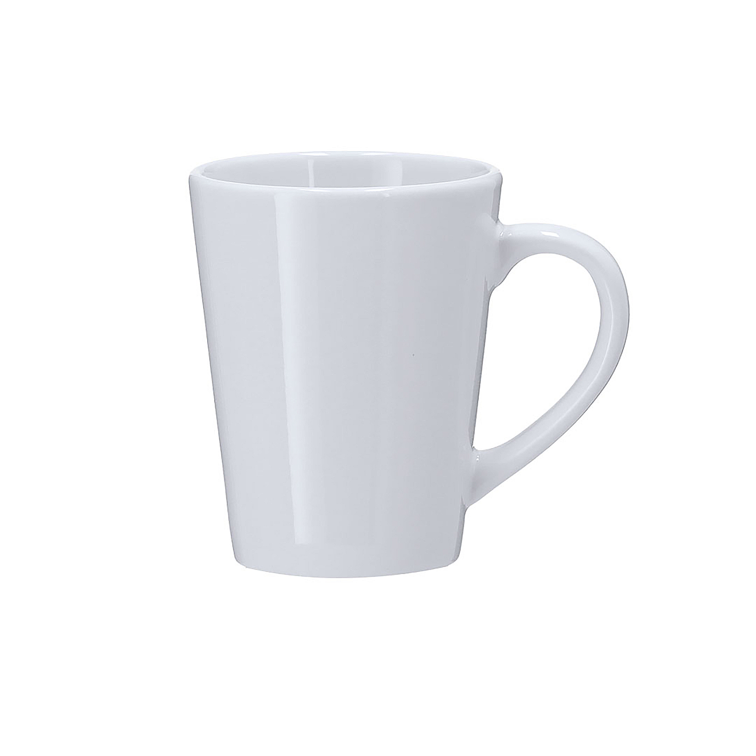 Una tazza bianca in ceramica con manico si erge su sfondo bianco.