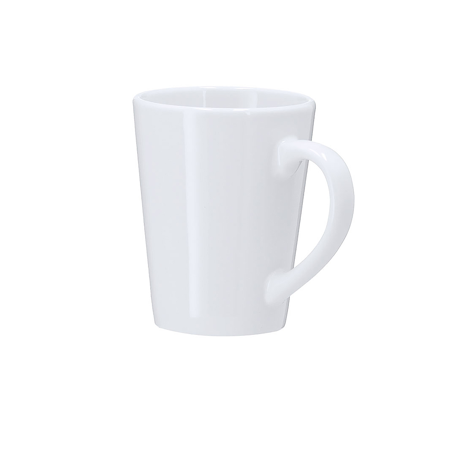 Una tazza in ceramica bianca con manico su sfondo bianco.