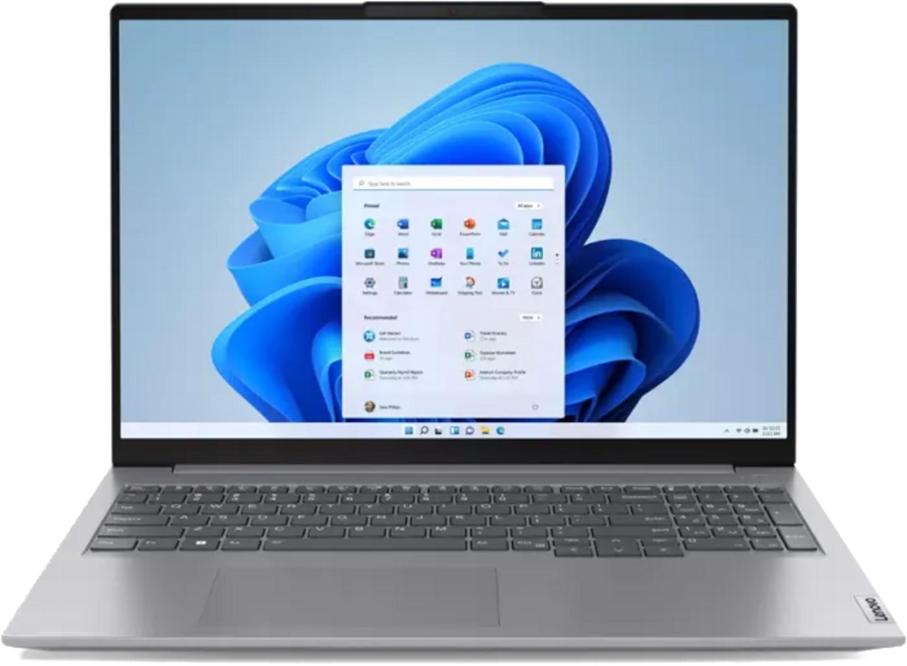 Ein silberner Laptop mit eingeschaltetem Bildschirm, der das Windows 11-Startmenü zeigt.