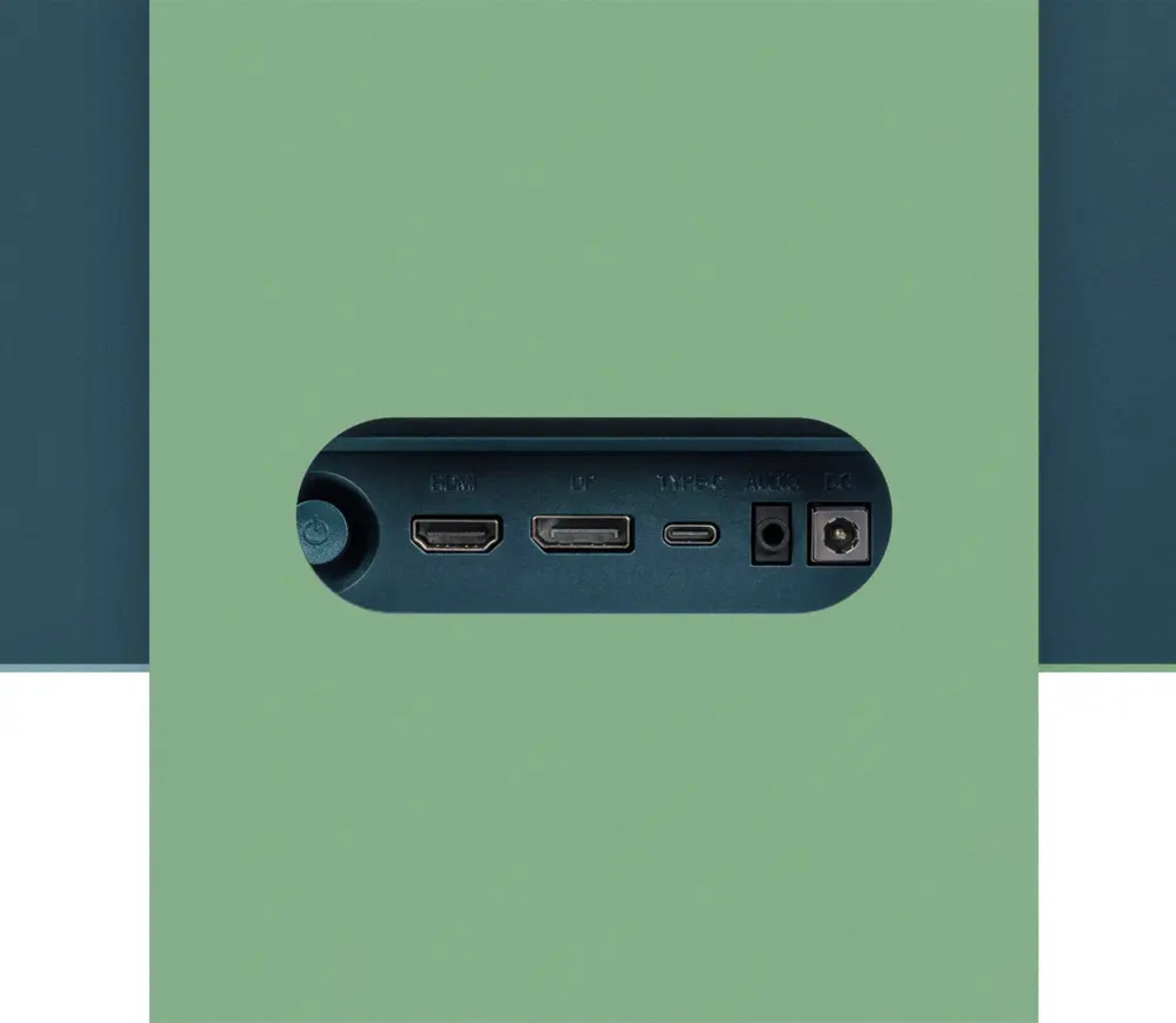 Parte posterior de un dispositivo que muestra puertos HDMI, DP, USB-C, Audio y DC.