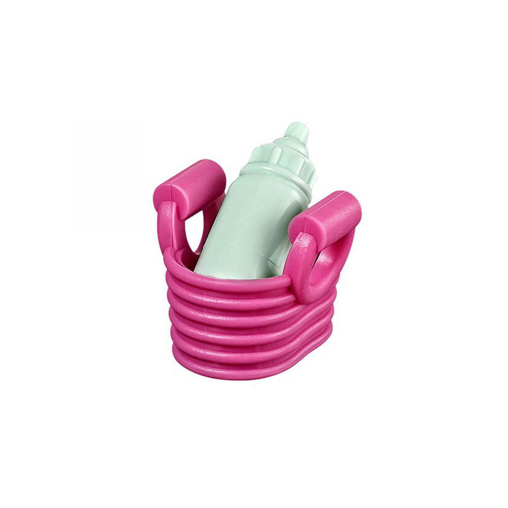 Un biberon verde chiaro in un portaoggetti rosa con manici.