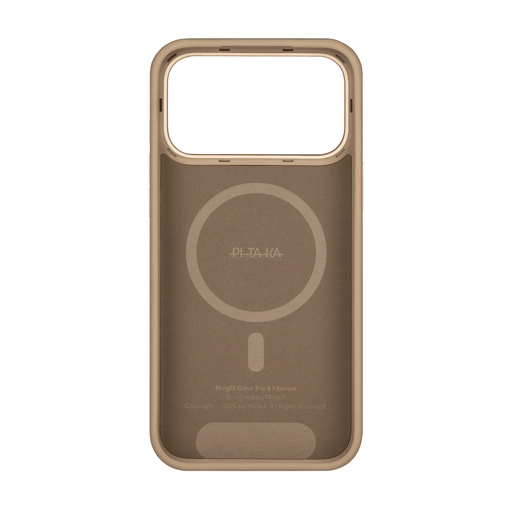 Brązowe etui na telefon z okręgiem MagSafe i logo PITAKA.