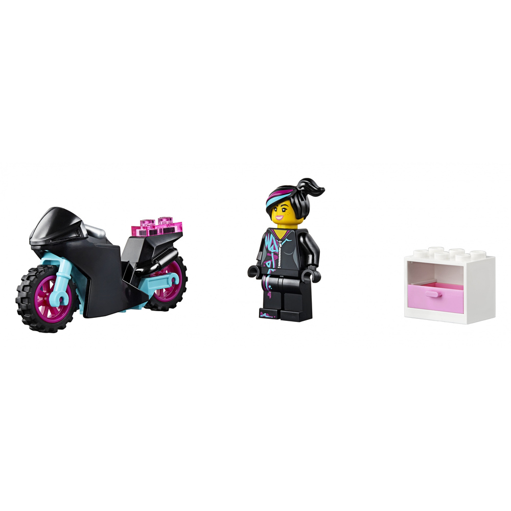 Moto nera con cerchi rosa, minifigure, cassettiera bianca con cassetto rosa.