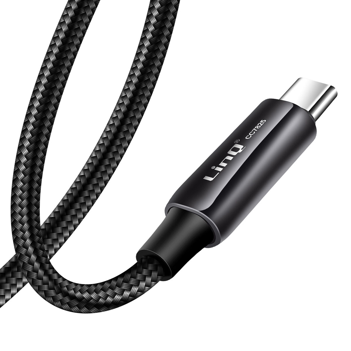 Un cavo USB-C nero con guaina intrecciata e logo.