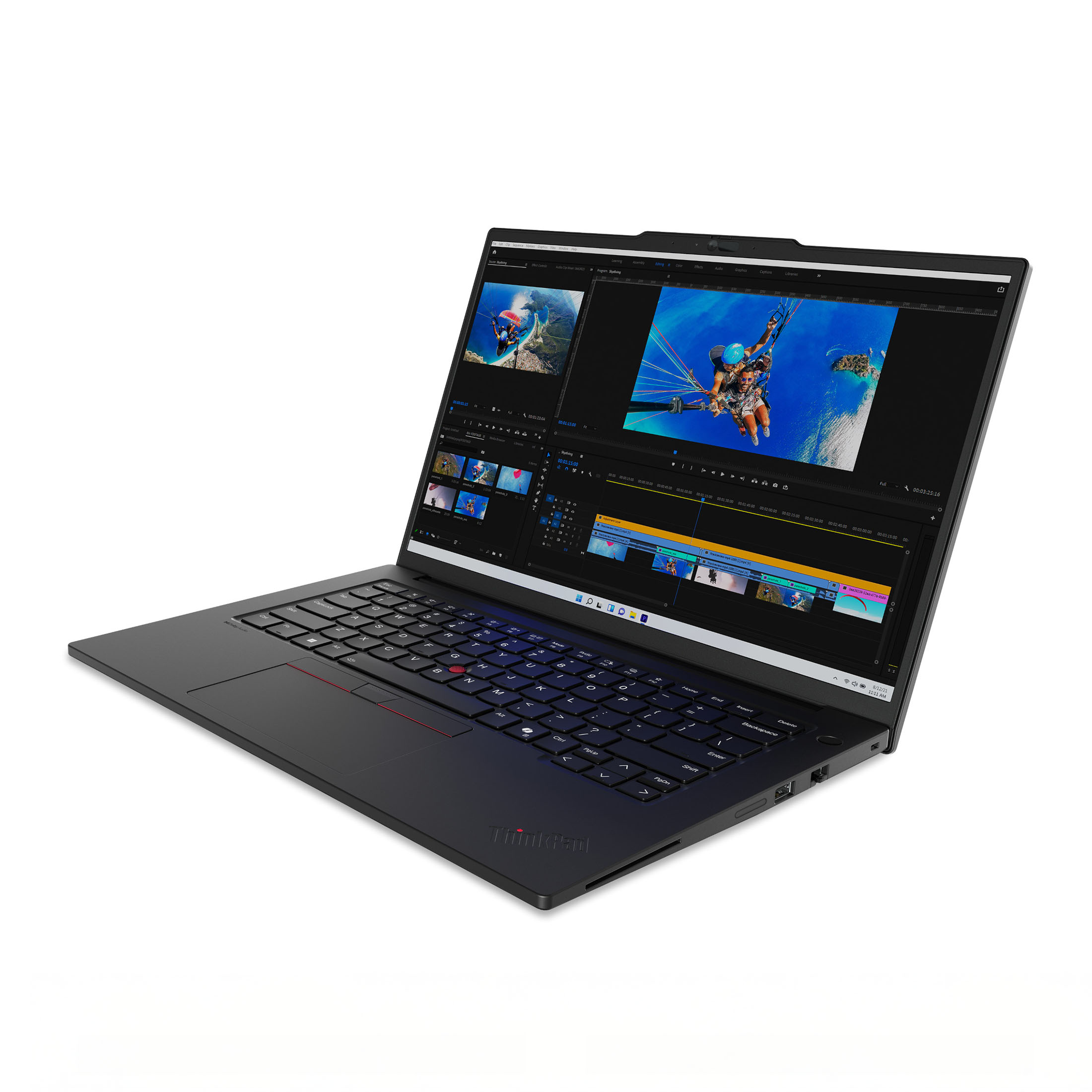 Ein schwarzer Laptop zeigt eine Videobearbeitungssoftware mit Fallschirmspringern.