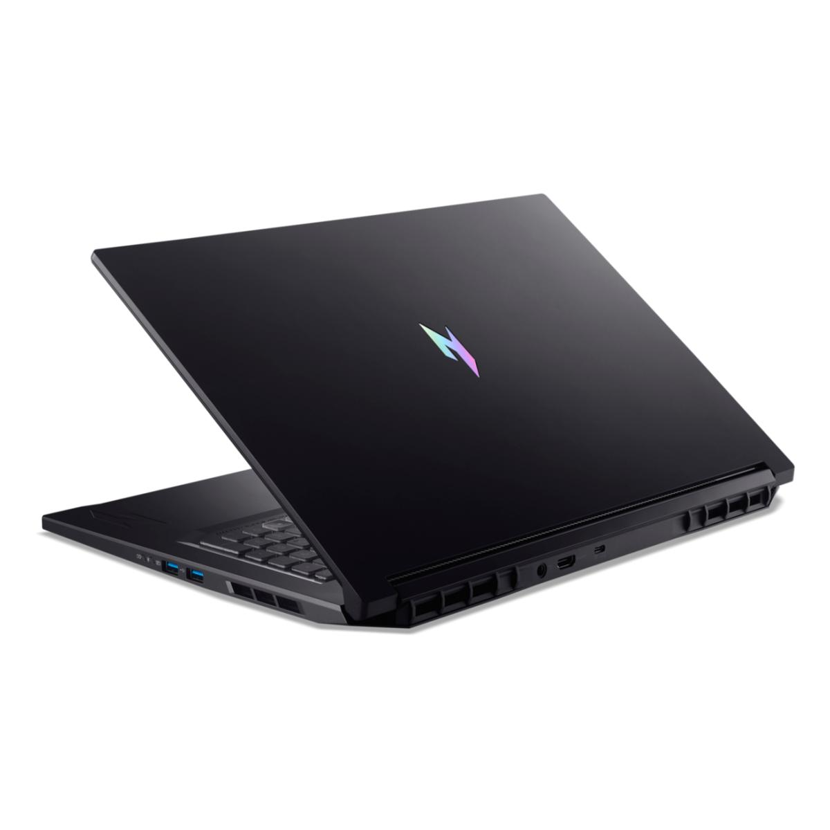 Schwarzer Laptop mit farbigem Logo auf dem Deckel, Seitenansicht zeigt Tastatur und Anschlüsse.