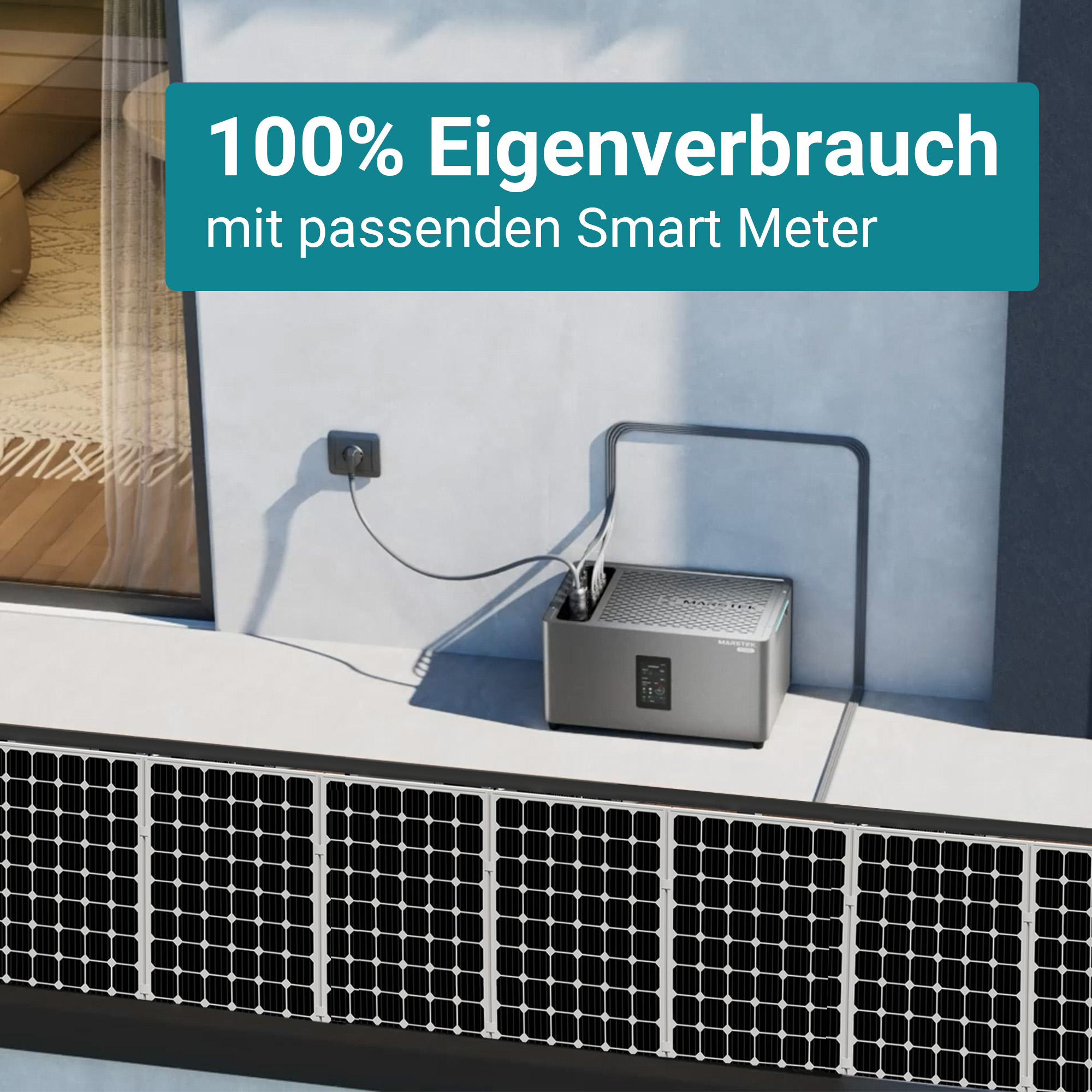 Solarmodule und ein Smart Meter vor einem hellen Gebäude.