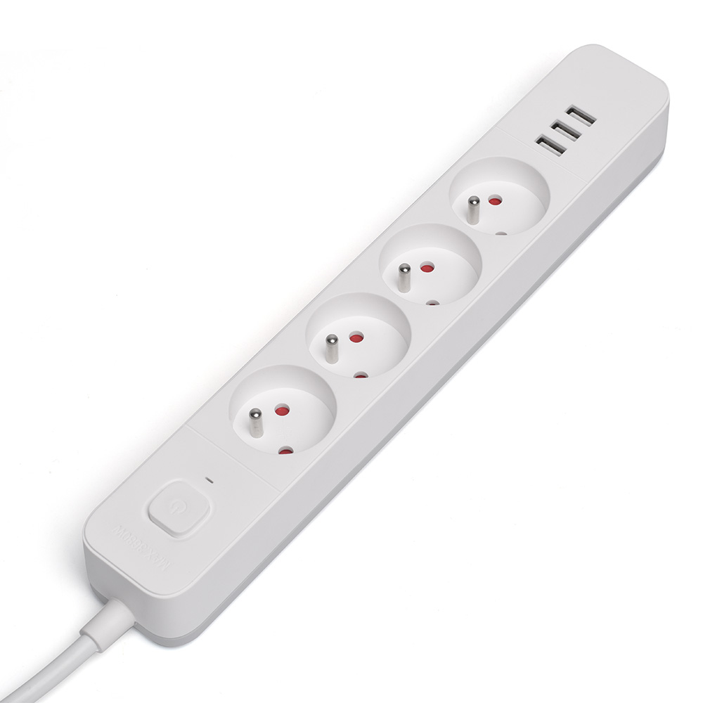 Biała listwa zasilająca z trzema gniazdami i trzema portami USB.
