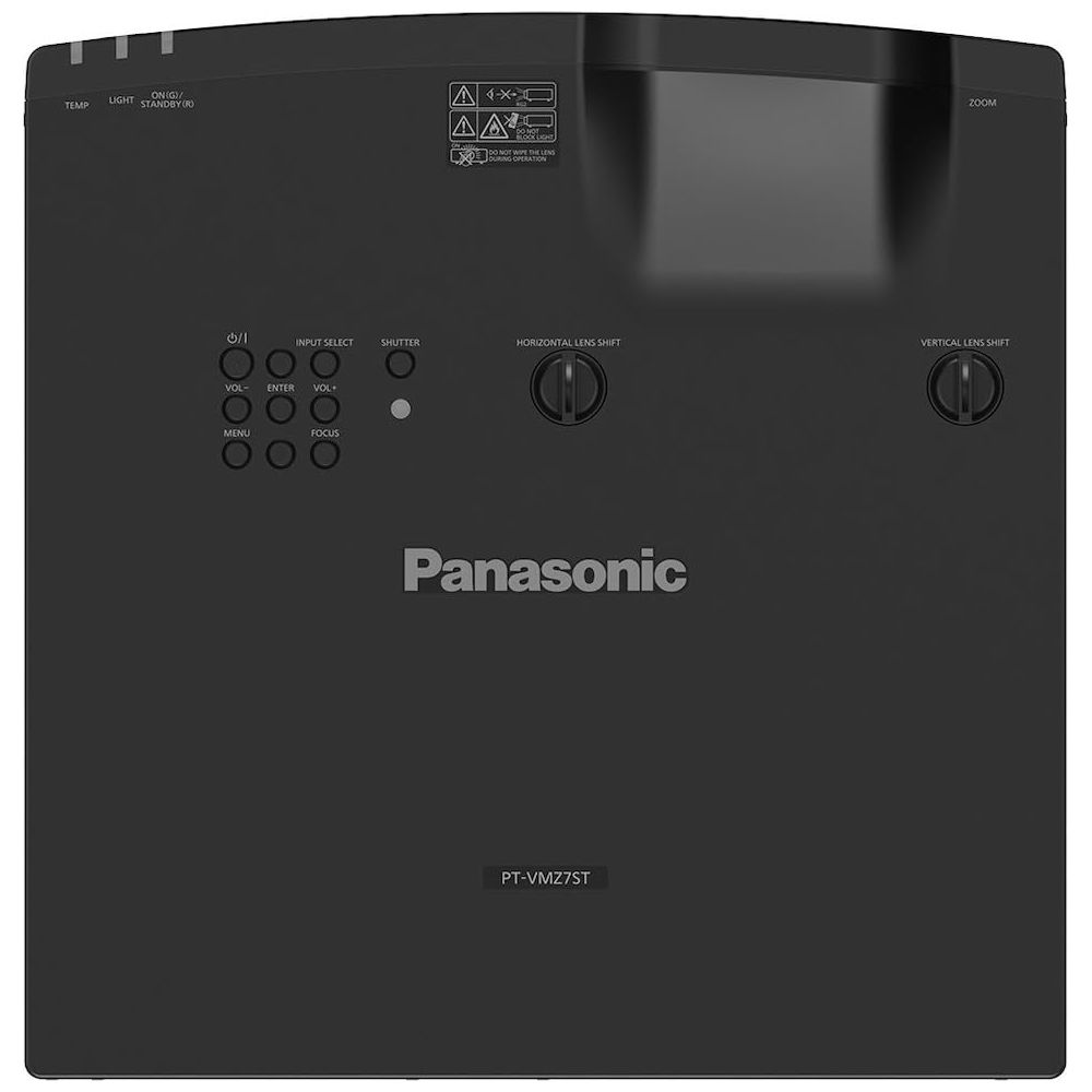 Proiettore Panasonic nero con pulsanti: accensione, ingresso, otturatore, zoom, lens shift, messa a fuoco.