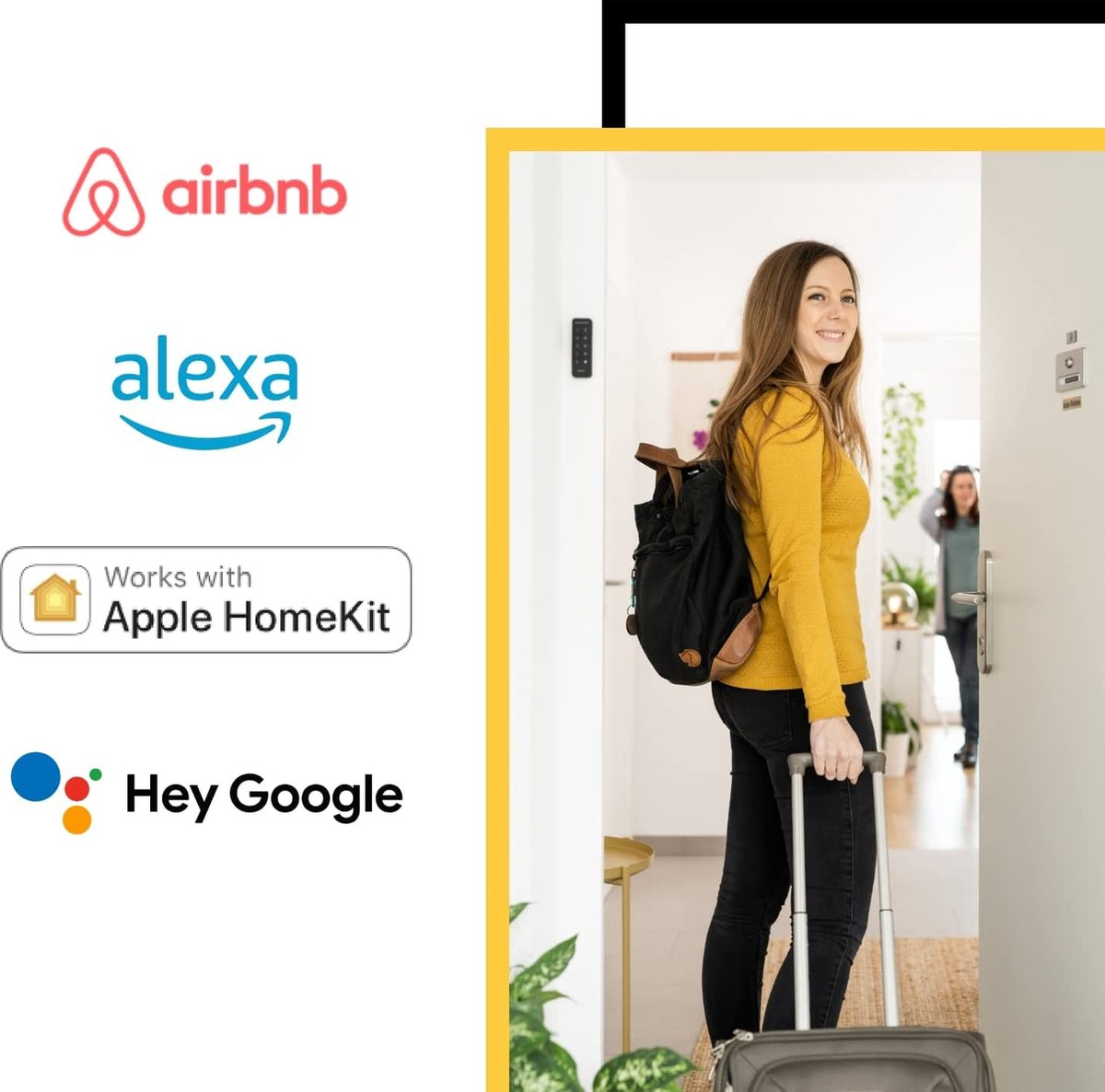Mujer con mochila y maleta entra en una casa con logos inteligentes.