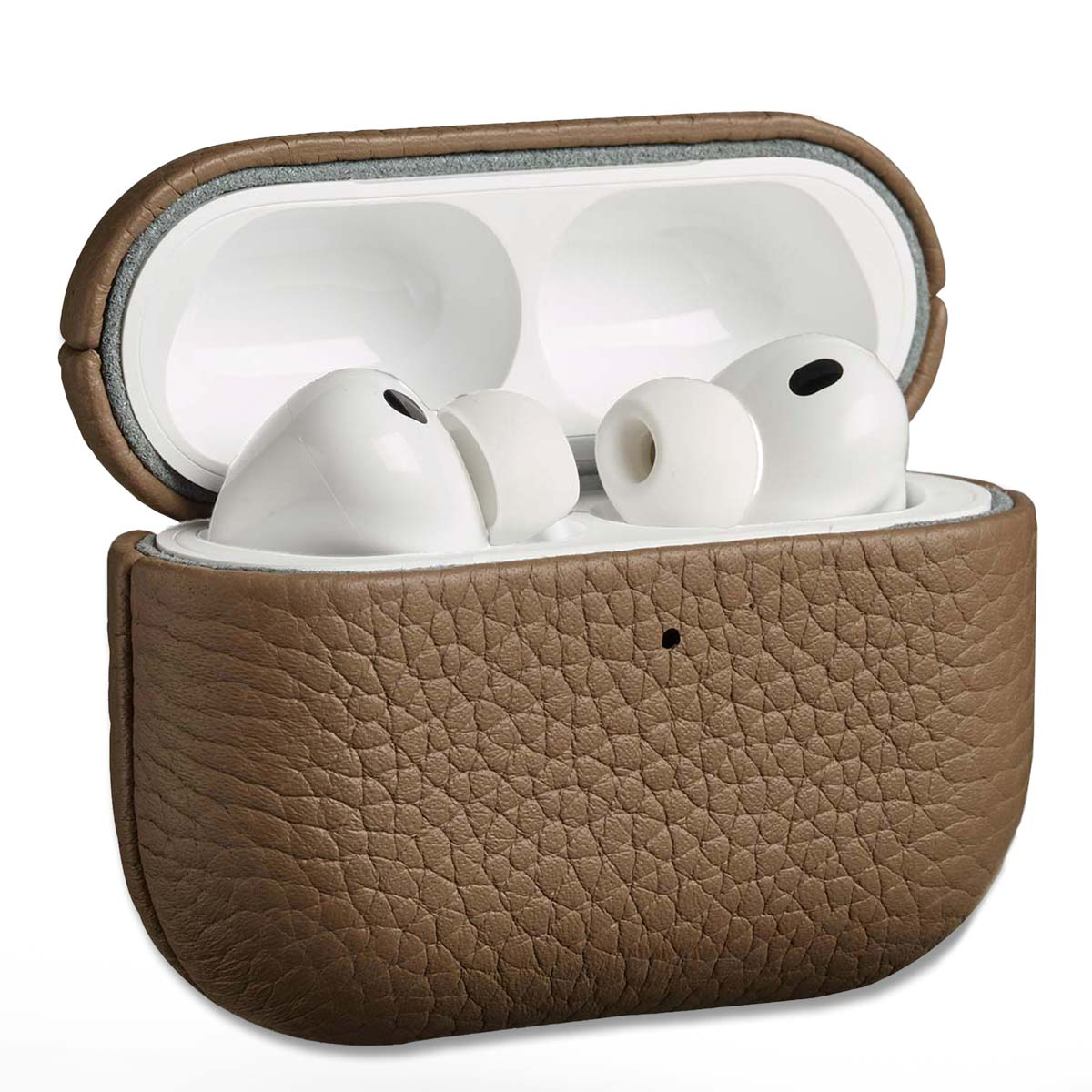 Una custodia in pelle marrone per auricolari wireless, con auricolari bianchi.