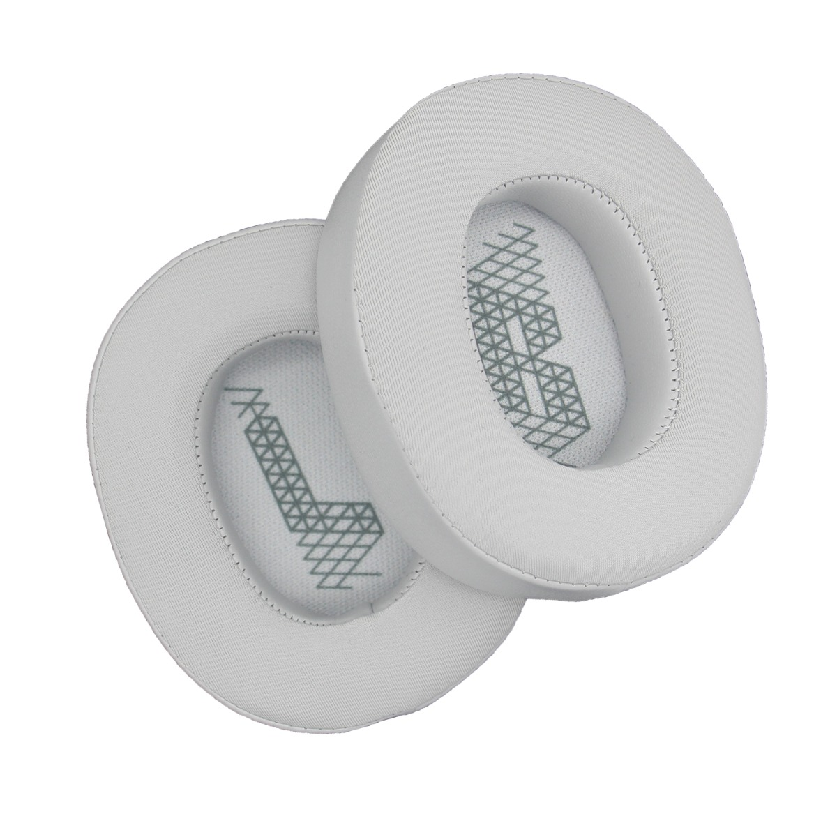 Due cuscinetti auricolari bianchi per cuffie con motivo geometrico.