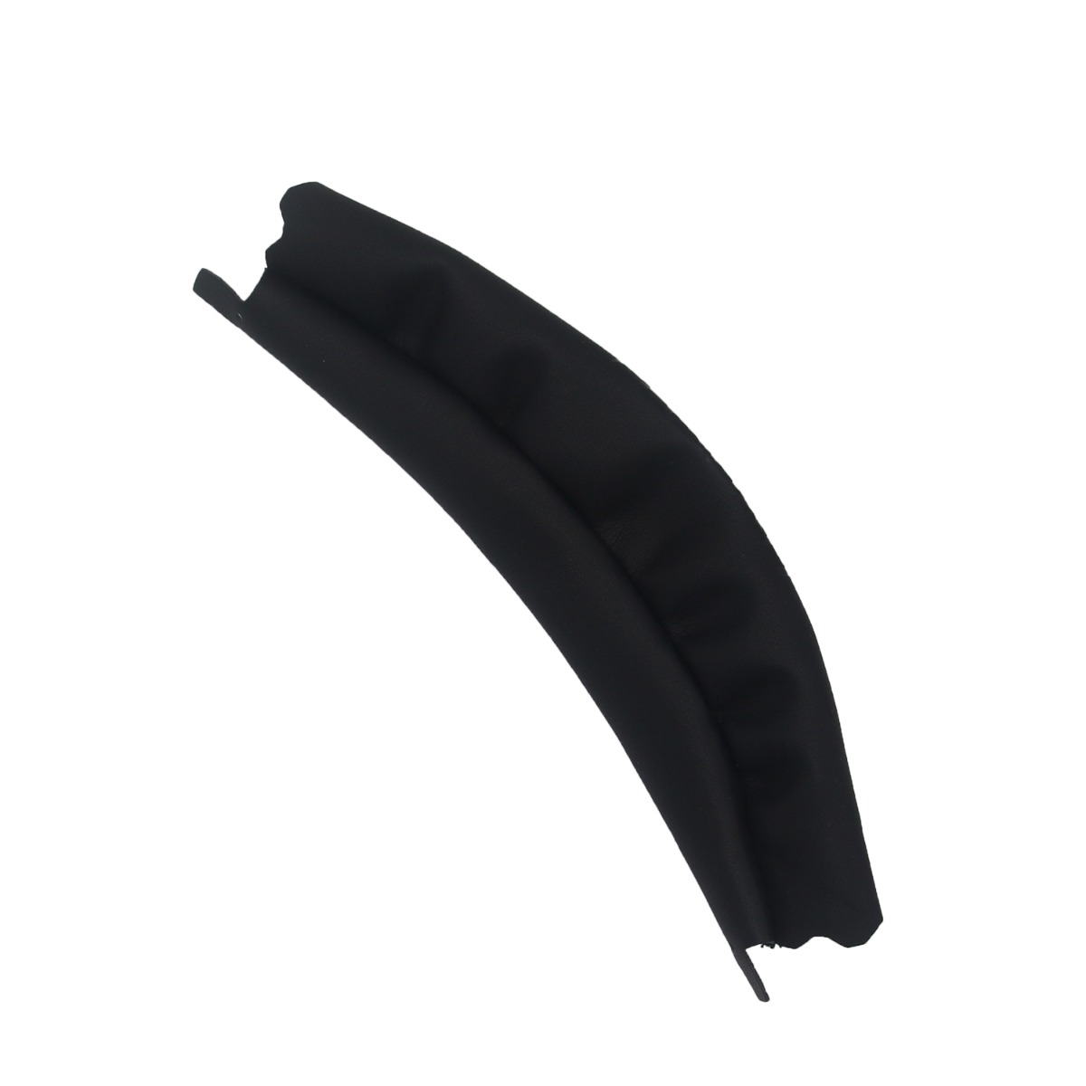 Un pezzo imbottito nero e curvo con un bordo leggermente sfilacciato.