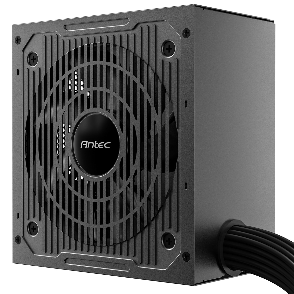 Una fuente de alimentación de PC Antec negra con un ventilador grande al frente.