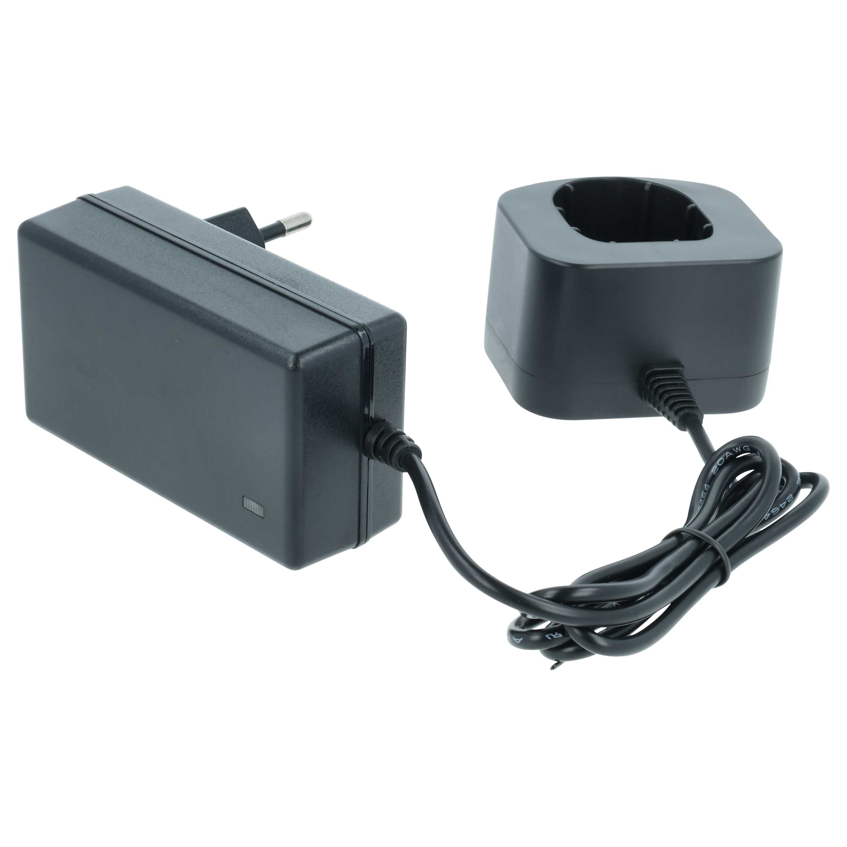 Ein schwarzer Netzadapter und eine Ladestation nebeneinander auf weißem Hintergrund.