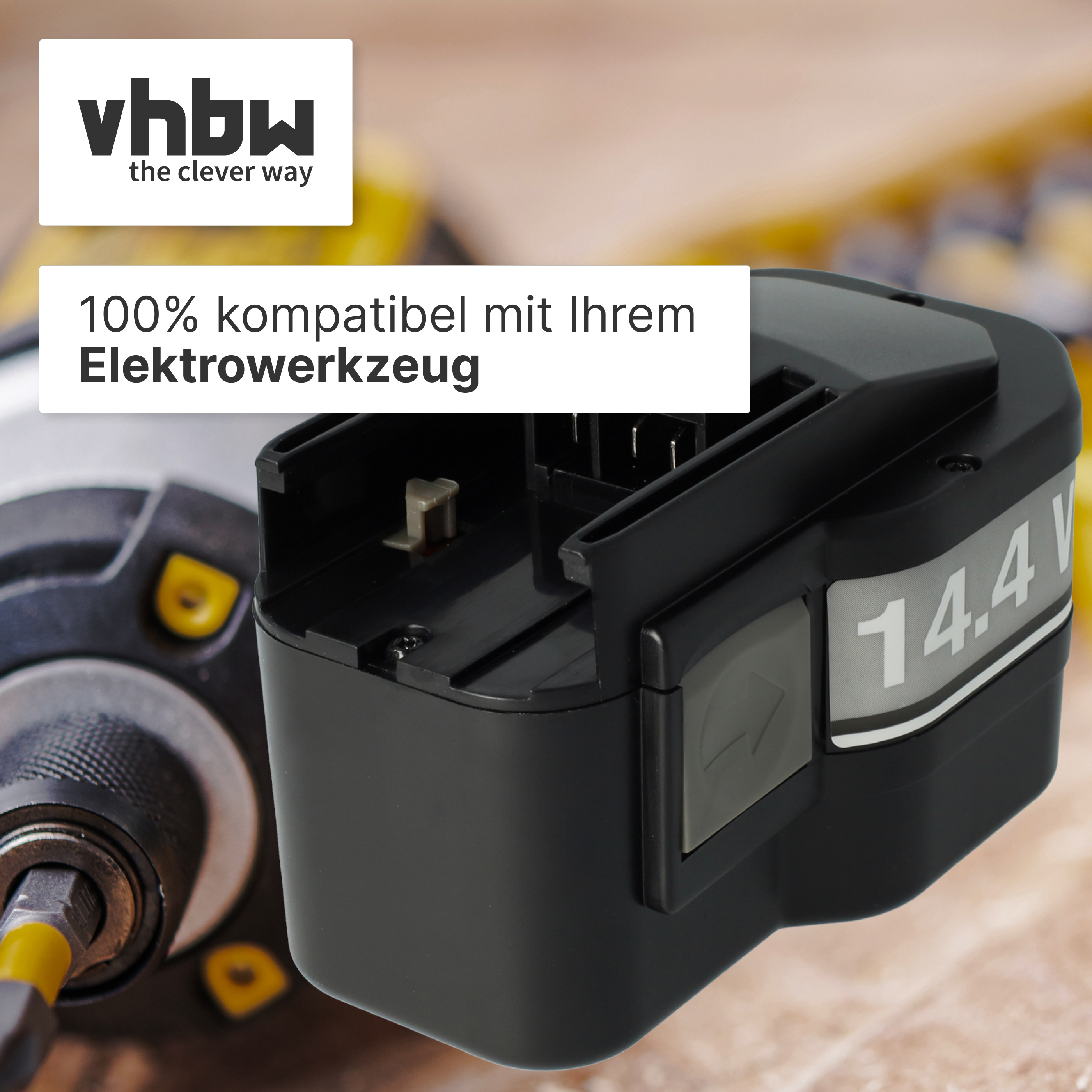Schwarzer Akku mit 14,4V Beschriftung, neben einem Elektrowerkzeugteil.