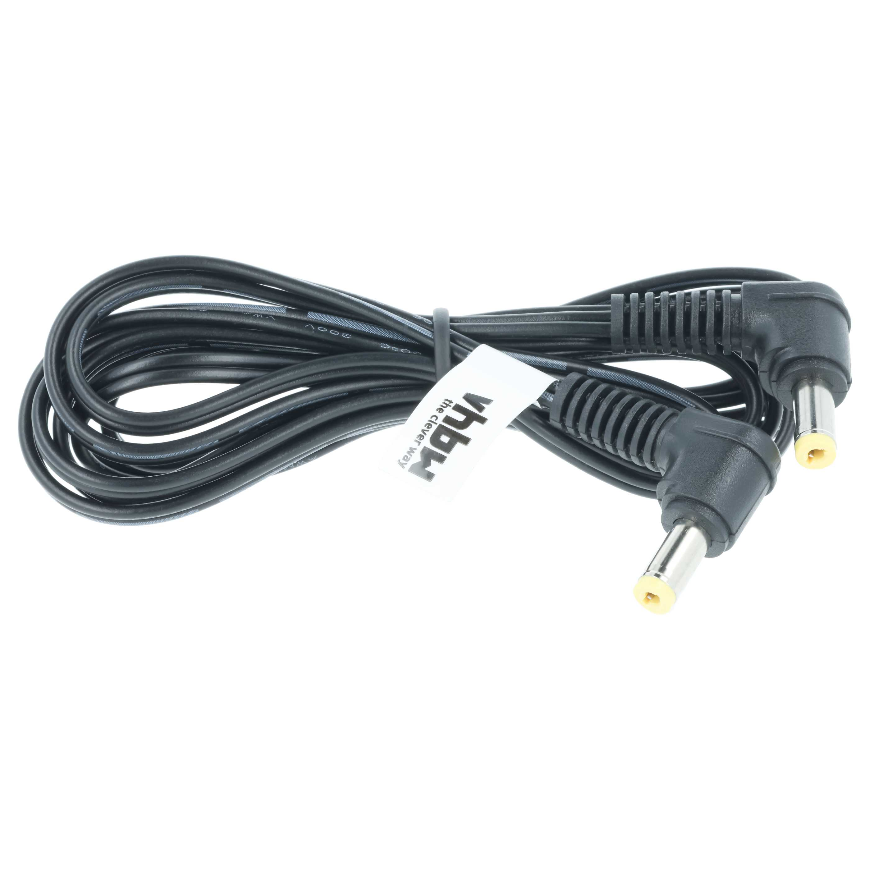 Ein schwarzes Kabel mit zwei gewinkelten Steckern und einem weißen Etikett.